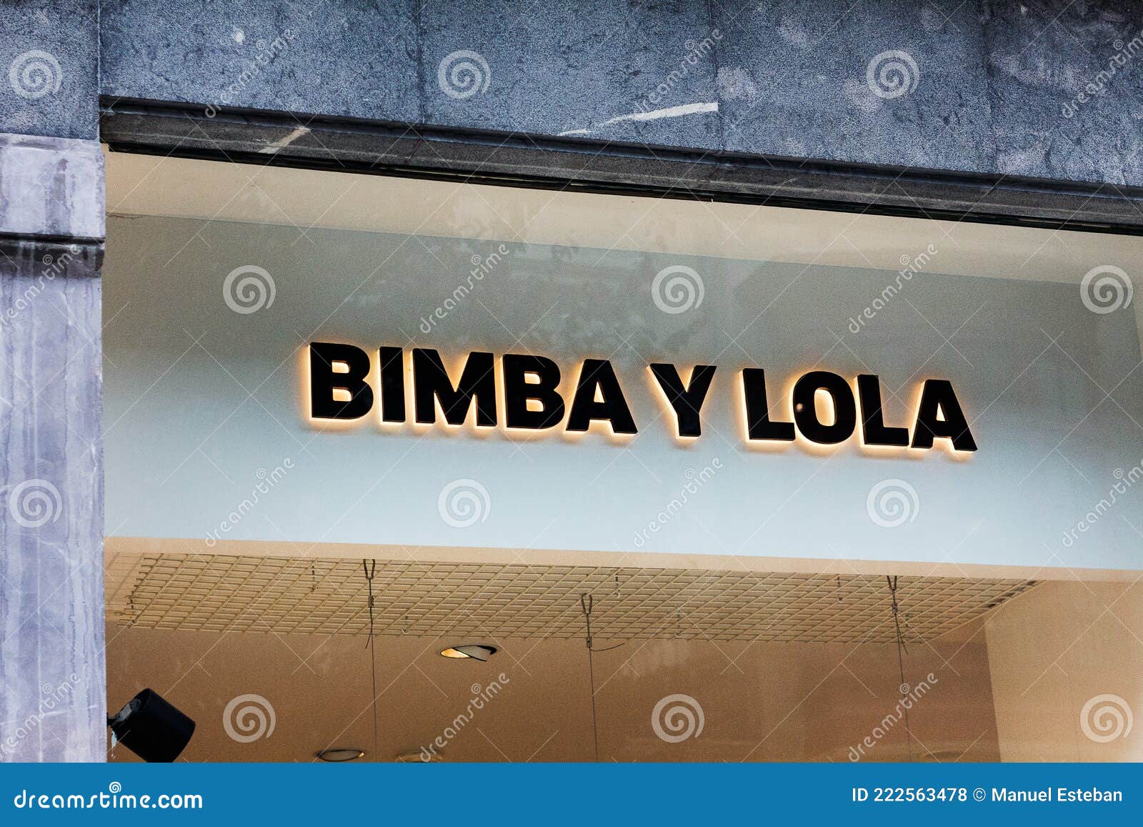 Bimba Y Lola Logo on Bimba Y Lola Store. Bimba Y Lola is a Spanish  Cloathing Company Editorial Stock Photo - Image of products, front:  222563478