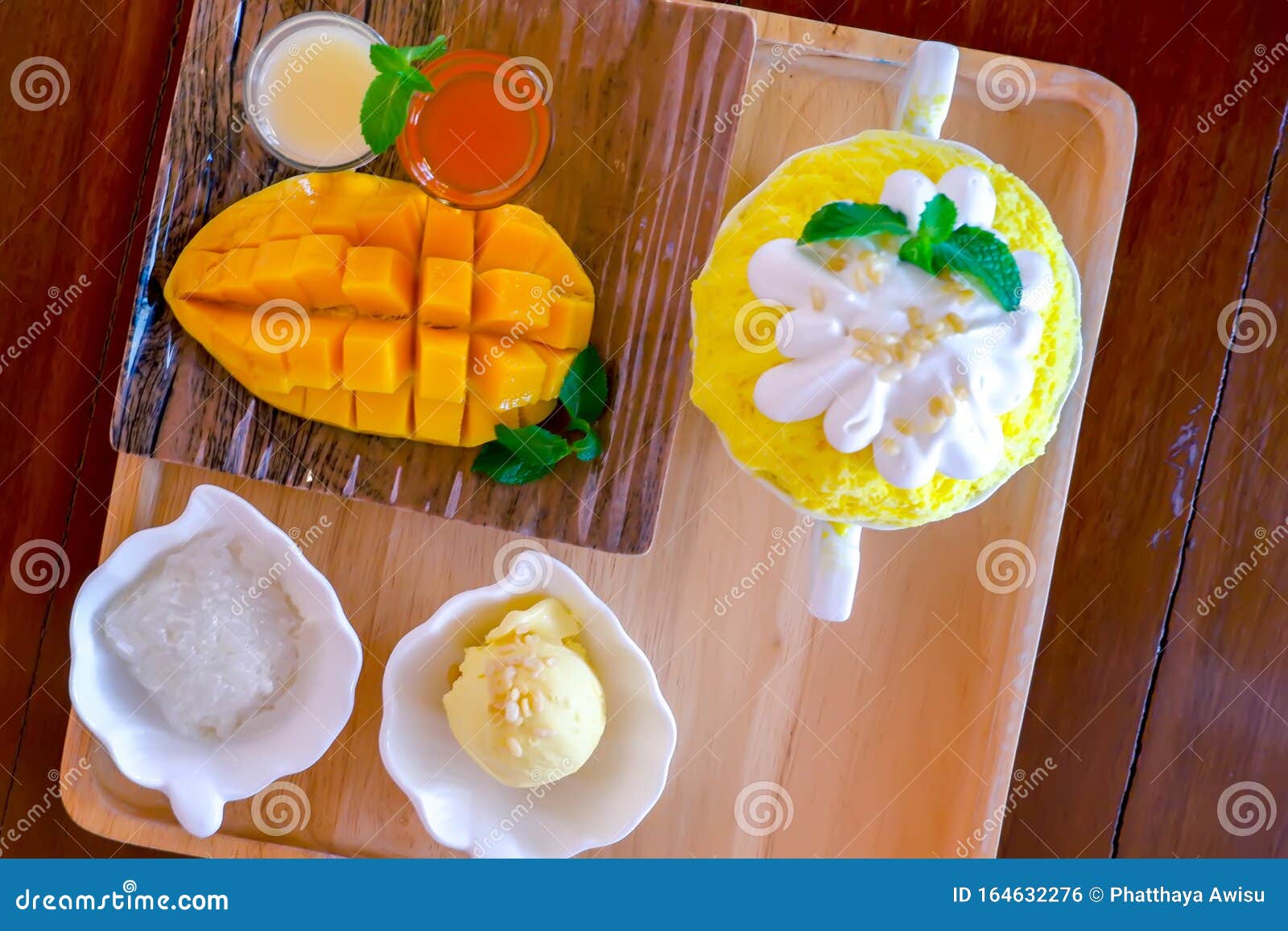 Bingsu Korean Dessert Style Refreshing Dessert Served with Mango Fruit ...