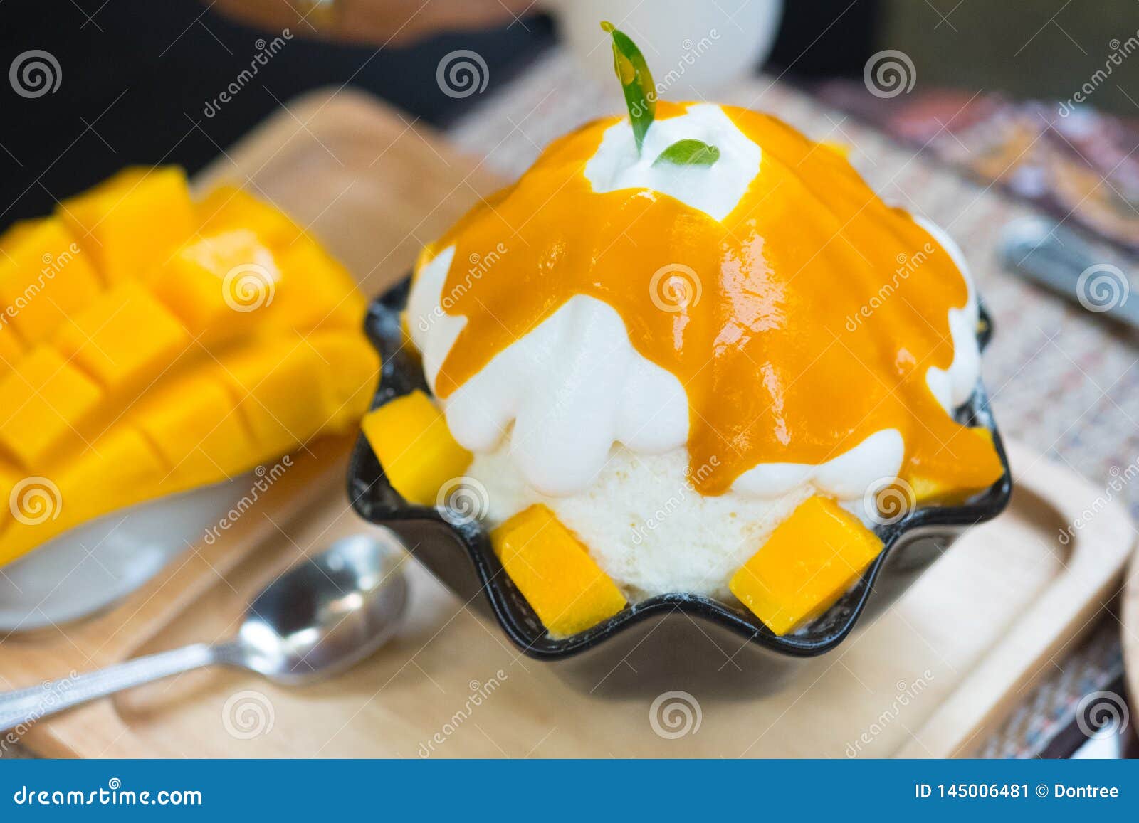 Bingsu Mango Ice Cream Korean Dessert Stock Image - Image of mango ...