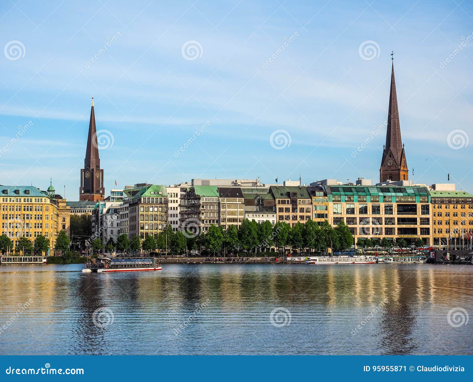 Binnenalster (innerer Alster See) in Hamburghdr Redaktionelles Foto