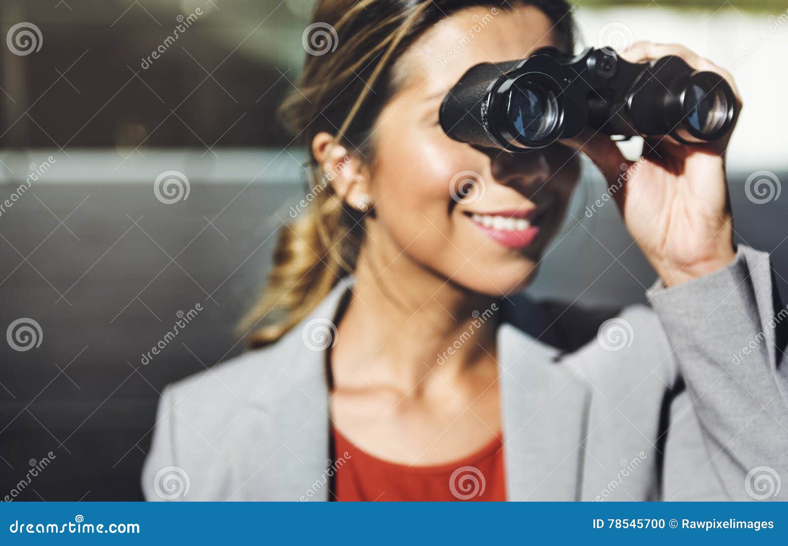 binocular vision observe solution finding concept