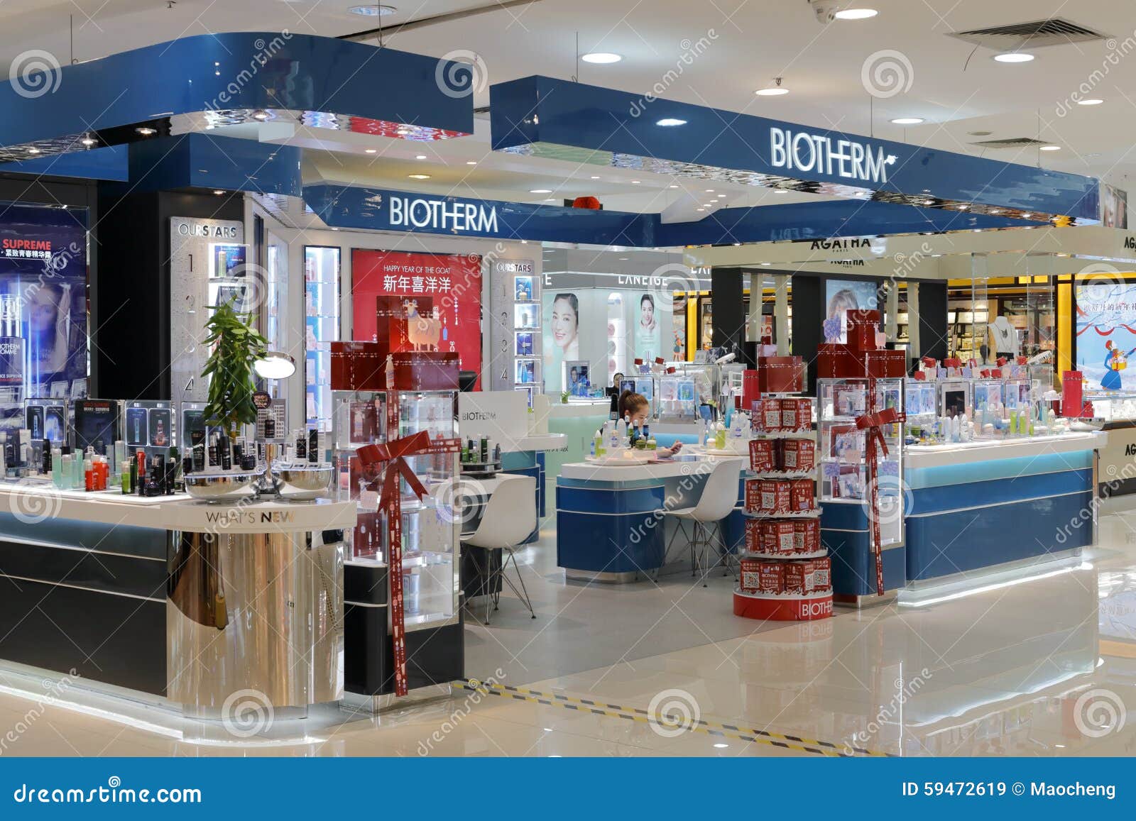 mezelf stijfheid geluk Biotherm shop editorial stock image. Image of selling - 59472619