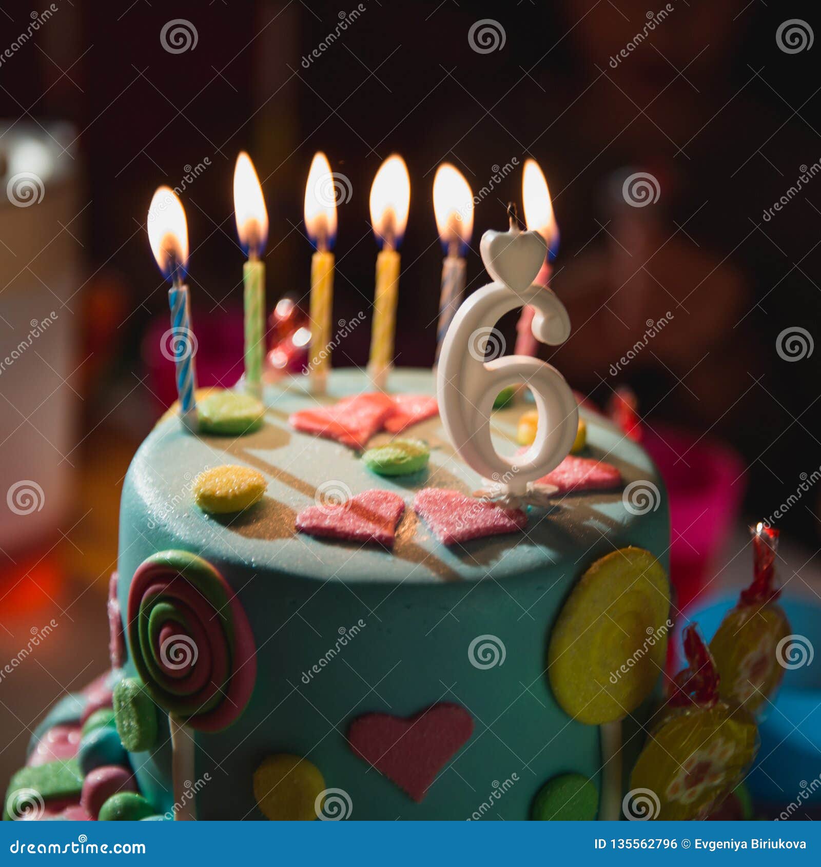 Multi colour polka dots numéro 9/Age 9 en forme de gâteau d'anniversaire bougie