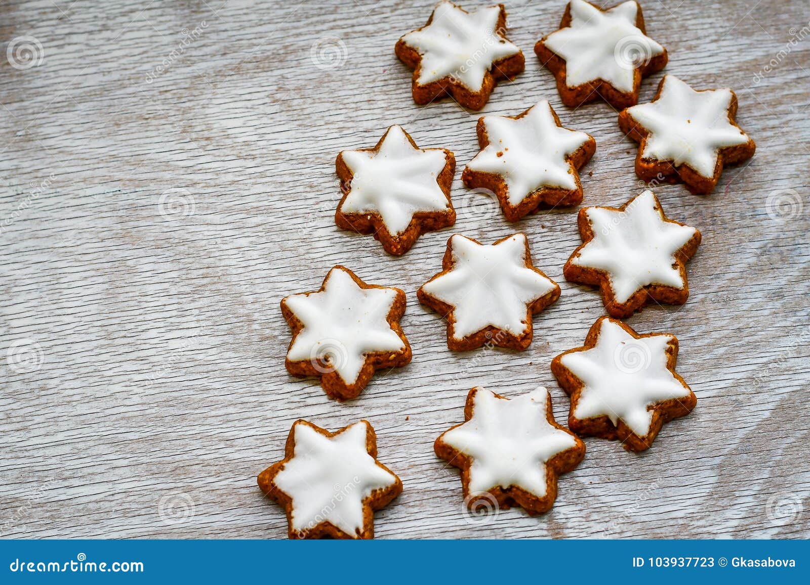 Biscotti Di Natale A Stella.Biscotti Della Stella Di Natale Immagine Stock Immagine Di Rottura Bordo 103937723