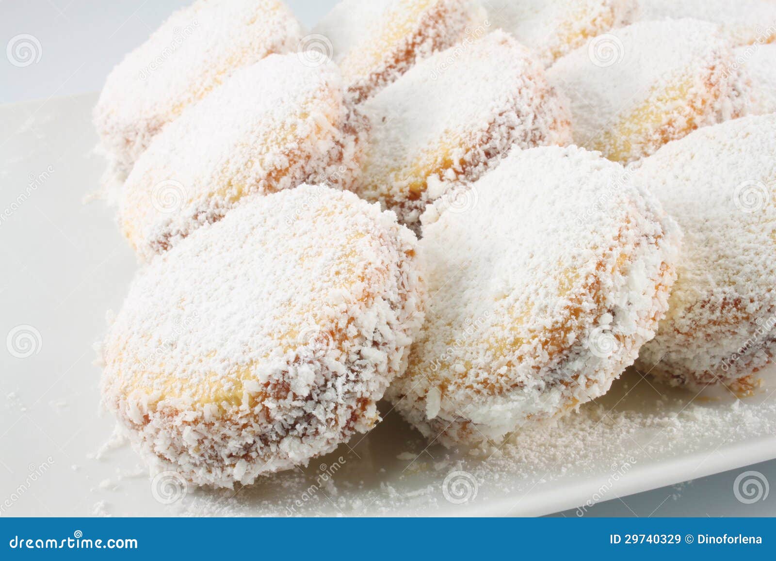  ♥ ALFAJORES ♥ Biscotto-con-milk-dulce-de-caramellato-leche-e-noce-di-cocco-biscotti-alfajores-dell-argentina-29740329