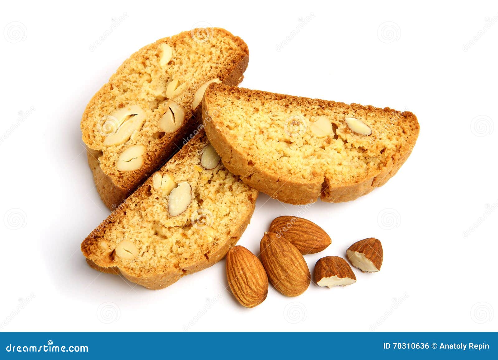 Biscuit Italien De Cantuccini Avec Le Remplissage D'amande D'isolement Sur  Le Fond Blanc Photo stock - Image du sablé, cookie: 70310636