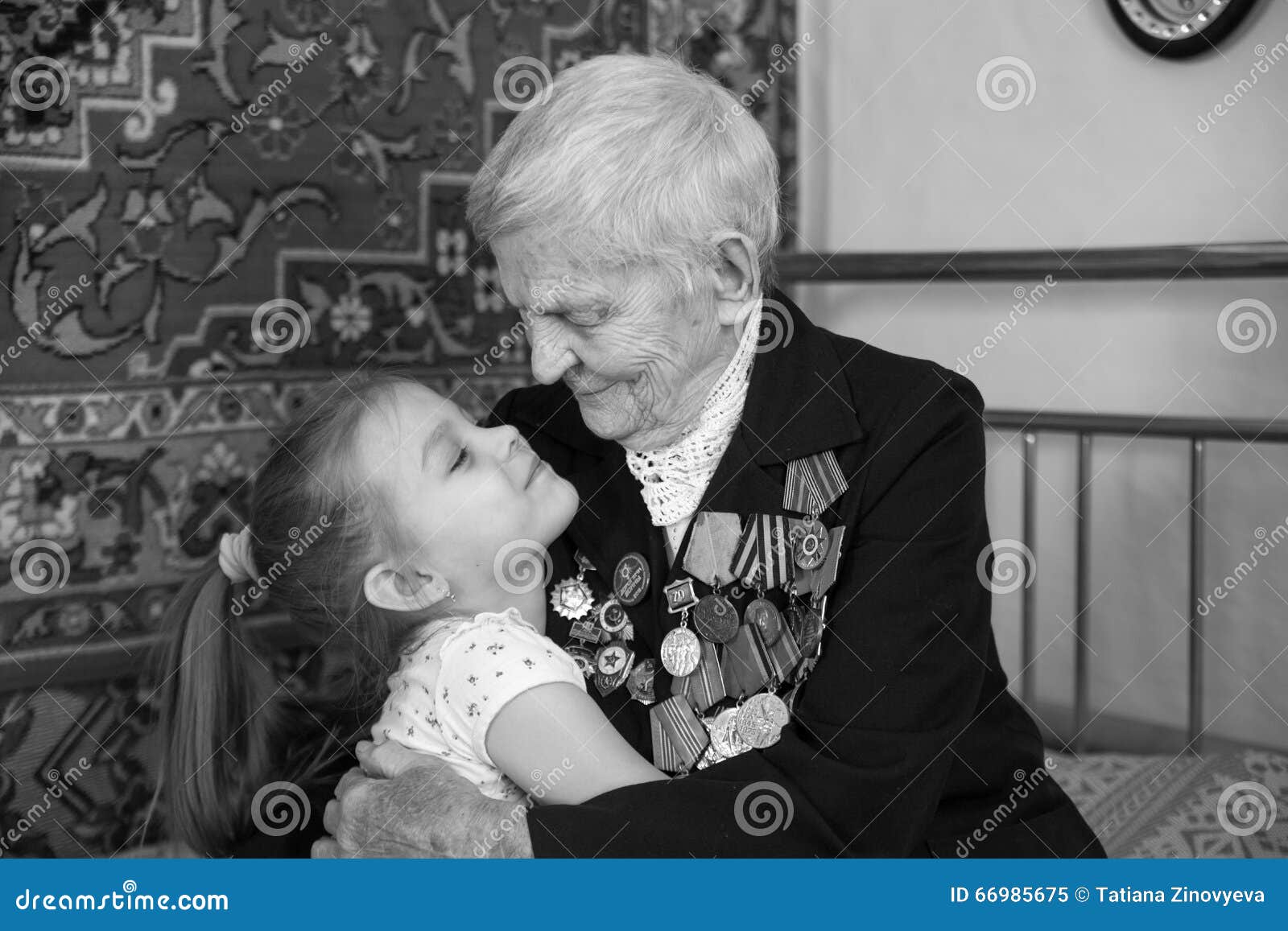 Куни дед и внучка