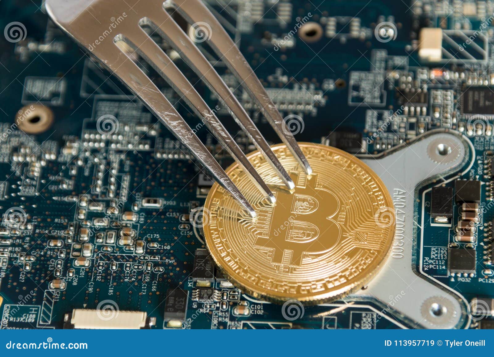 Bitcoin Digital Cryptocurrency Hard Fork Change Concept. Virtual Editorial  Stock Image - Image of banking, hardfork: 113957719