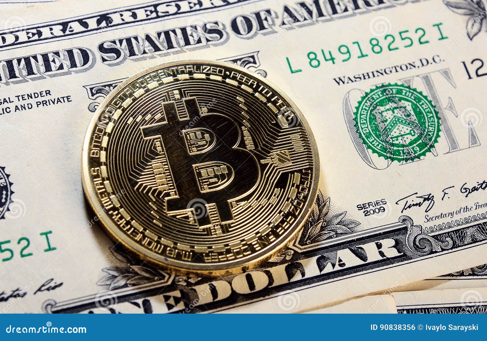 Bitcoin En Un Billete De Dólar Foto de archivo - Imagen de finanzas,  dinero: 90838356