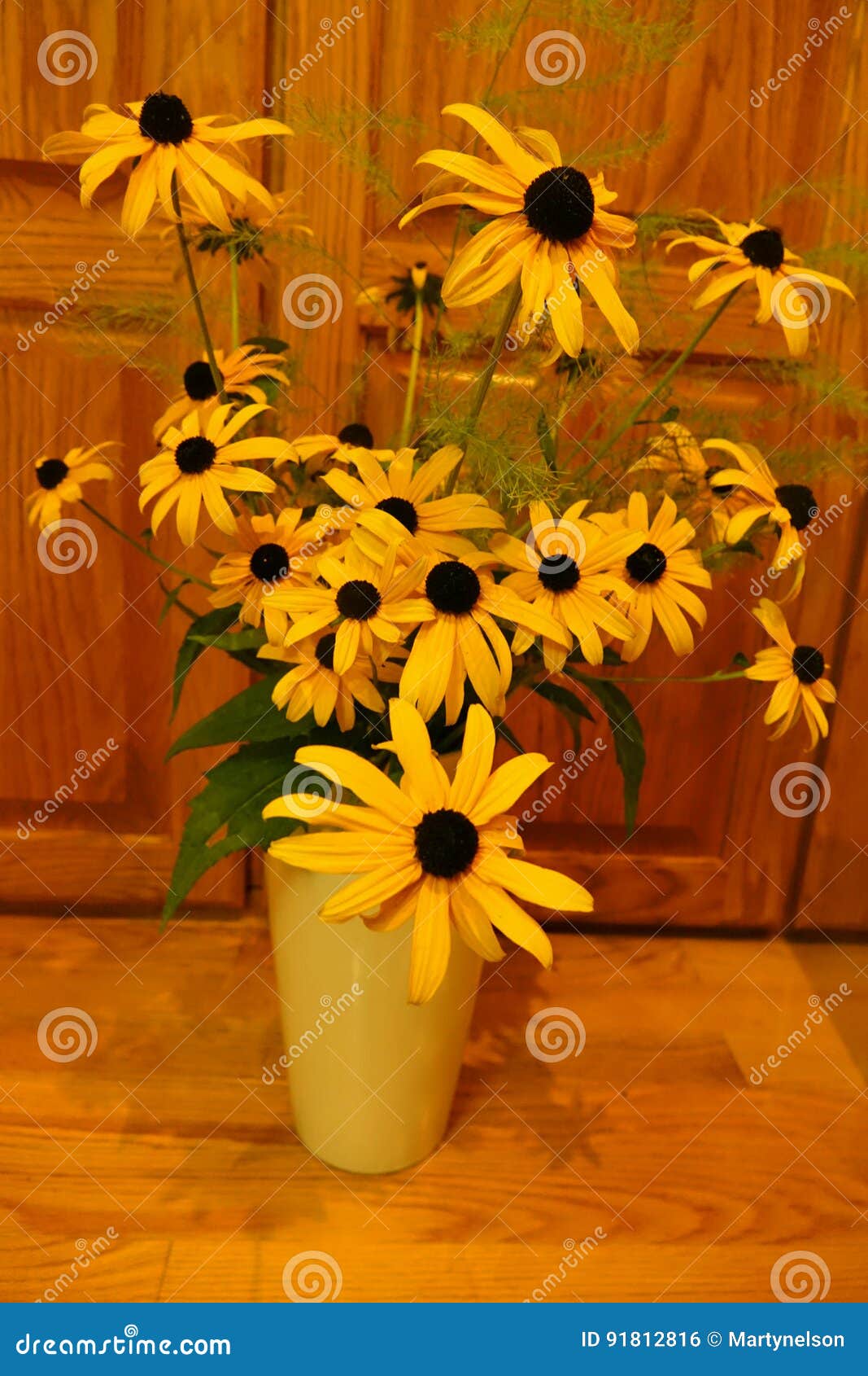 Black Eyed Susans Provide A Beautiful Summer Bouquet Stock Photo Image Of Seasons Provide 91812816