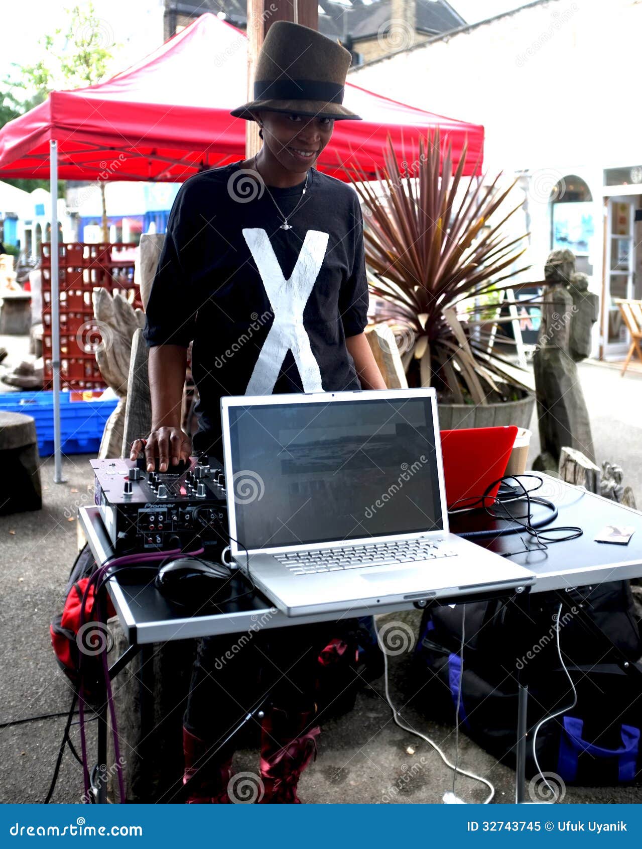 Black female DJ editorial image. Image of equipment, england 32743745