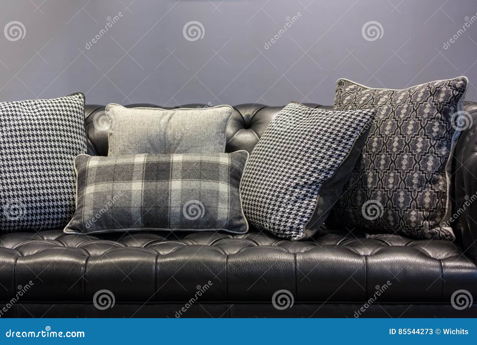 throw for black leather sofa