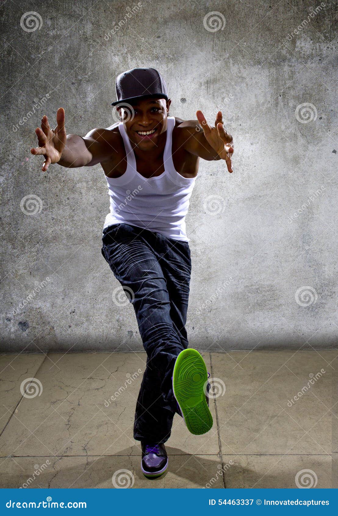 8 Fun Hip Hop Poses for Pictures - Dance Studio Photography | Dance picture  poses, Hip hop dance photography, Dance poses