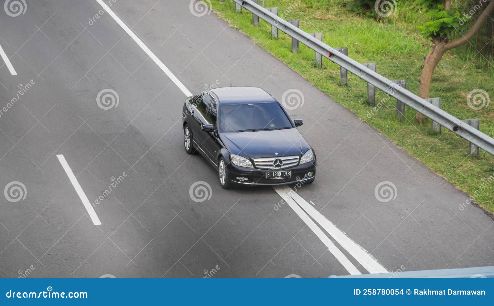 576 Benz C Class Sedan Stock Photos - Free & Royalty-Free Stock Photos from  Dreamstime