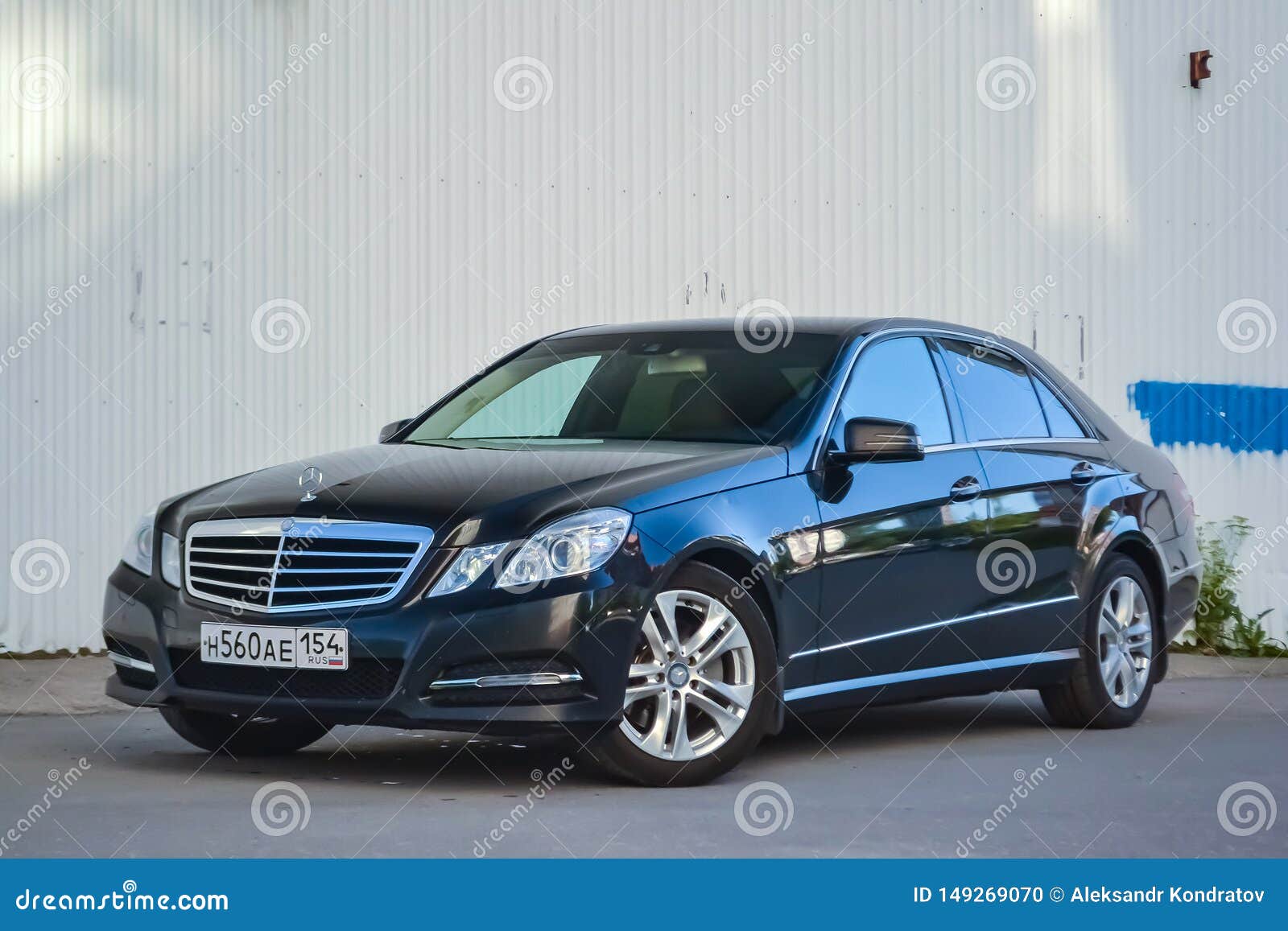 Black Mercedes Benz E Class E350 2010 Year Front View With