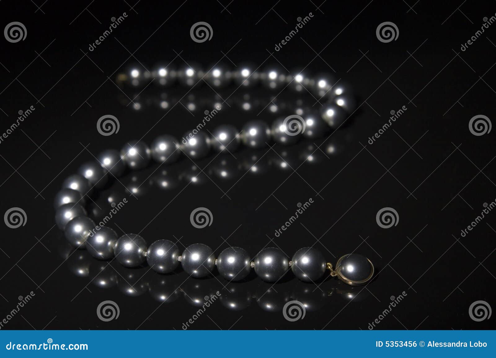 black pearls necklace