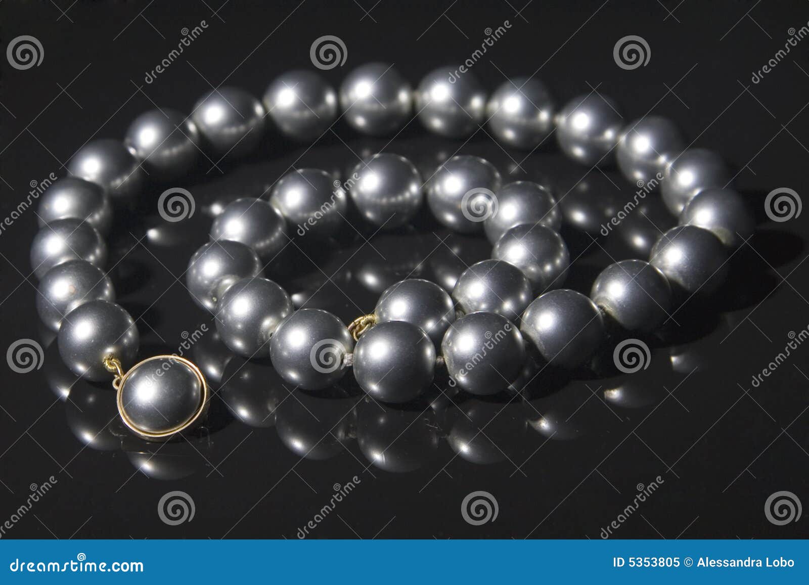 black pearls necklace