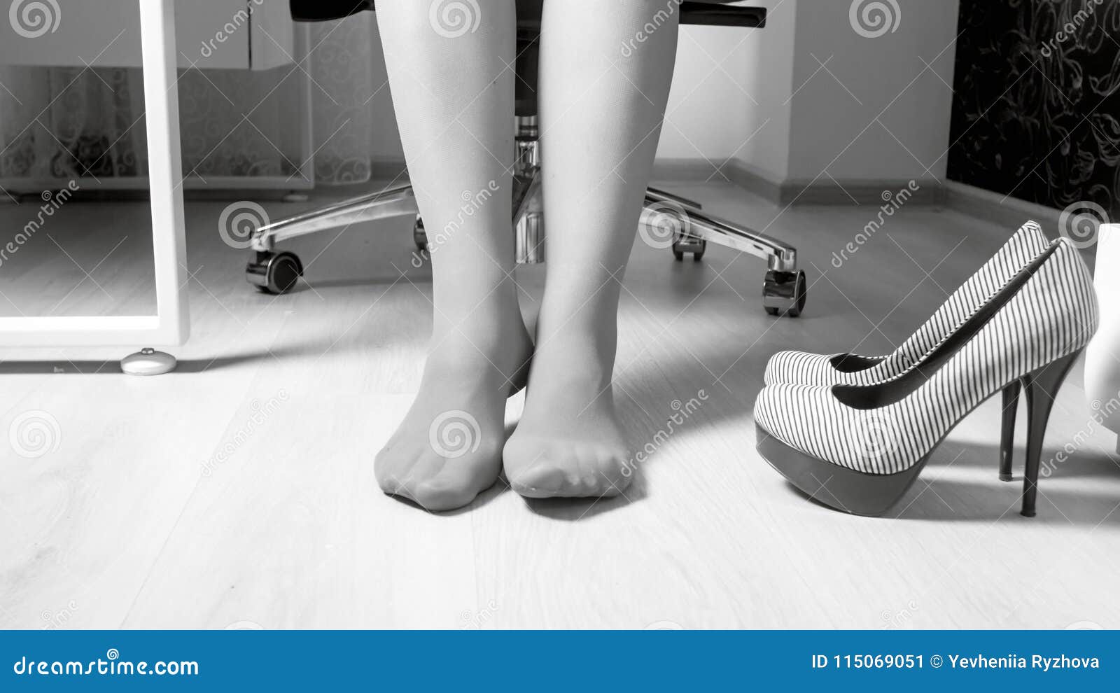 Heel & Feet Hammock Foot Rest ,Best Under Desk Foot Hammock