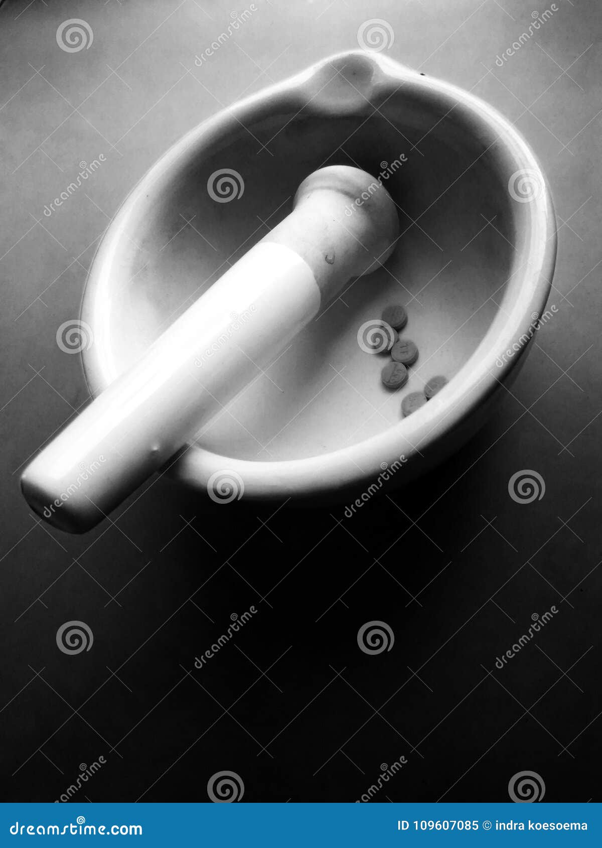 Drug in mortir stock image. Image of mortir, stamper 109607085