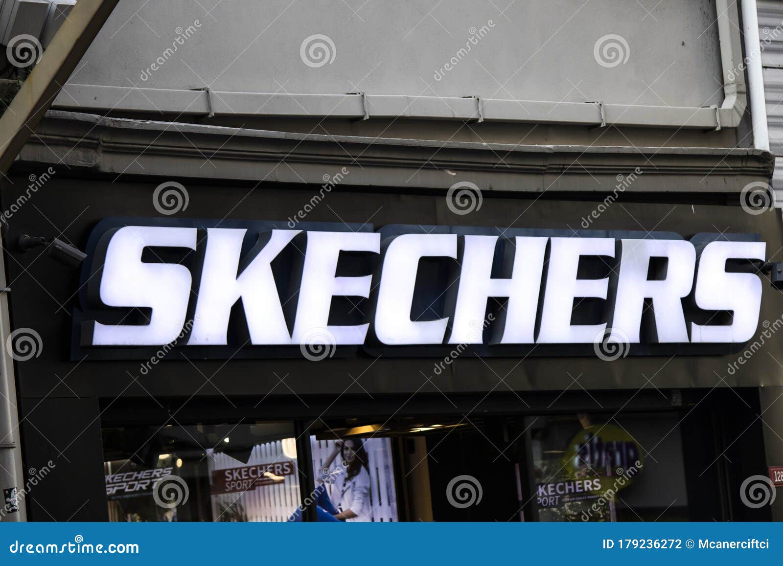 skechers dubai airport