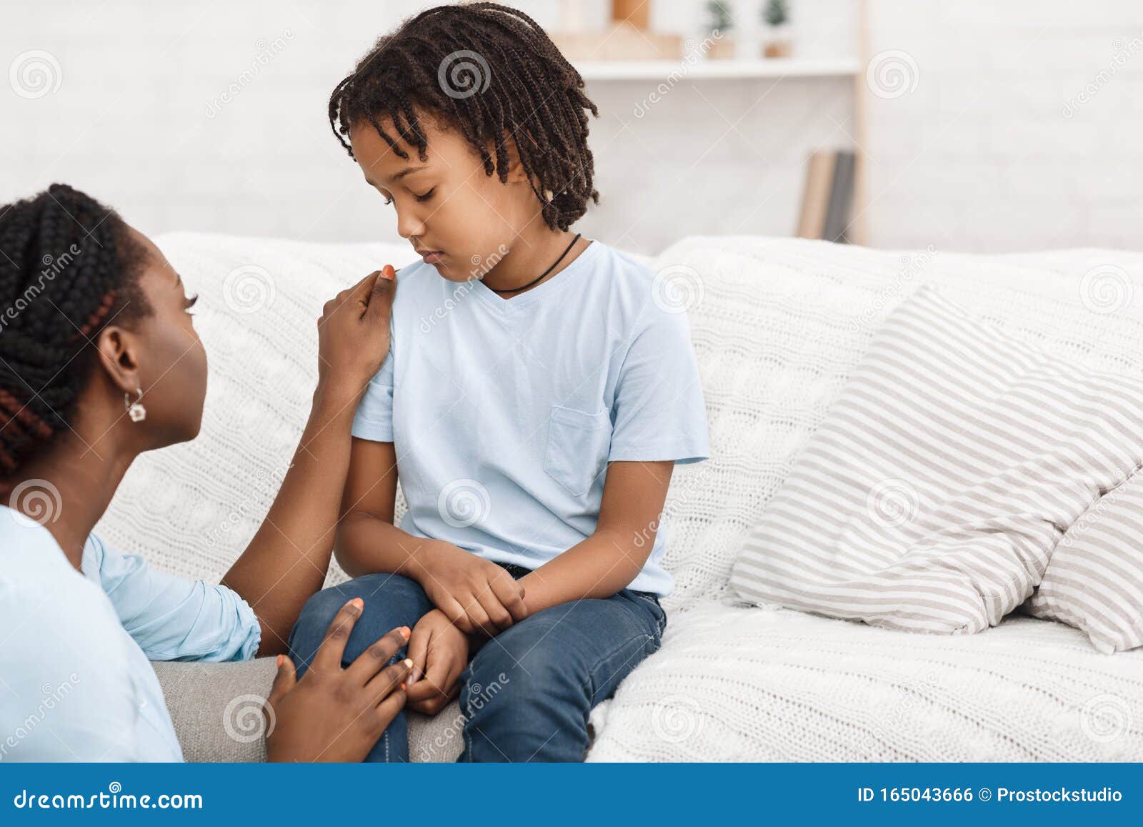 Black Woman Saying Sorry To Her Daughter Stock Photo - Image of ...