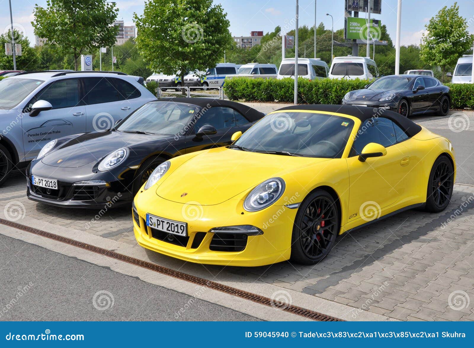 Black and Yellow Porsche 911 Carrera 4 GTS Editorial Image - Image of  geneva, porsche: 59045940