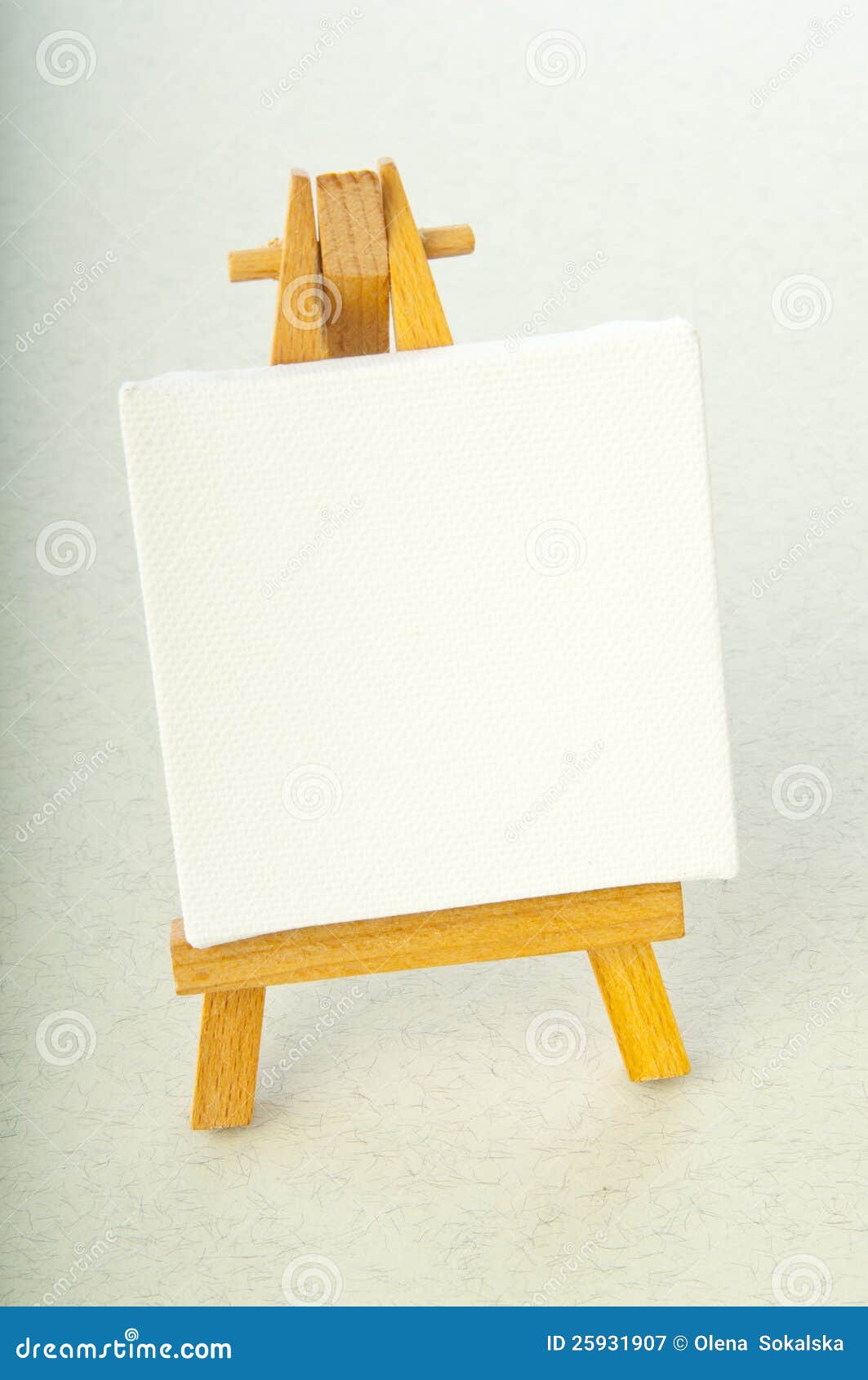 Blank Art Board, Wooden Easel Stock Image - Image of bulletin, color