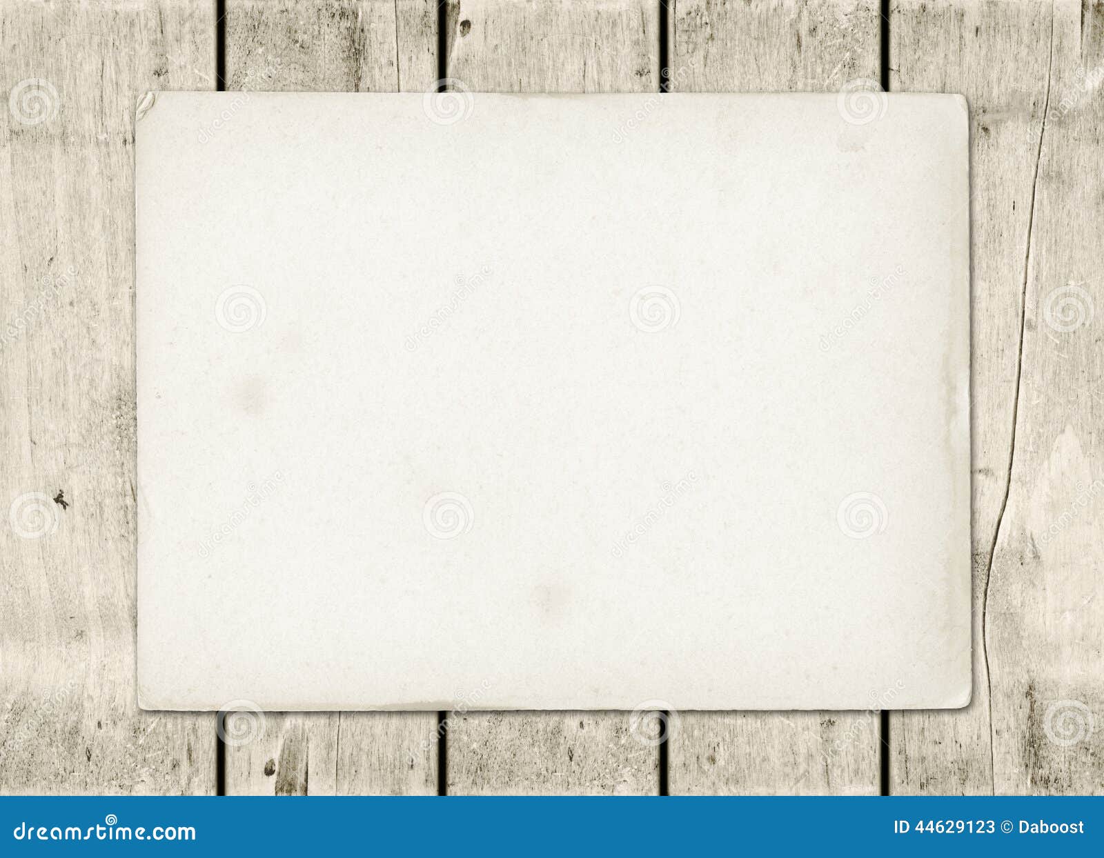 Snoep verlamming Lao Blank Vintage Paper Sheet on a White Wood Board Stock Image - Image of  message, wood: 44629123