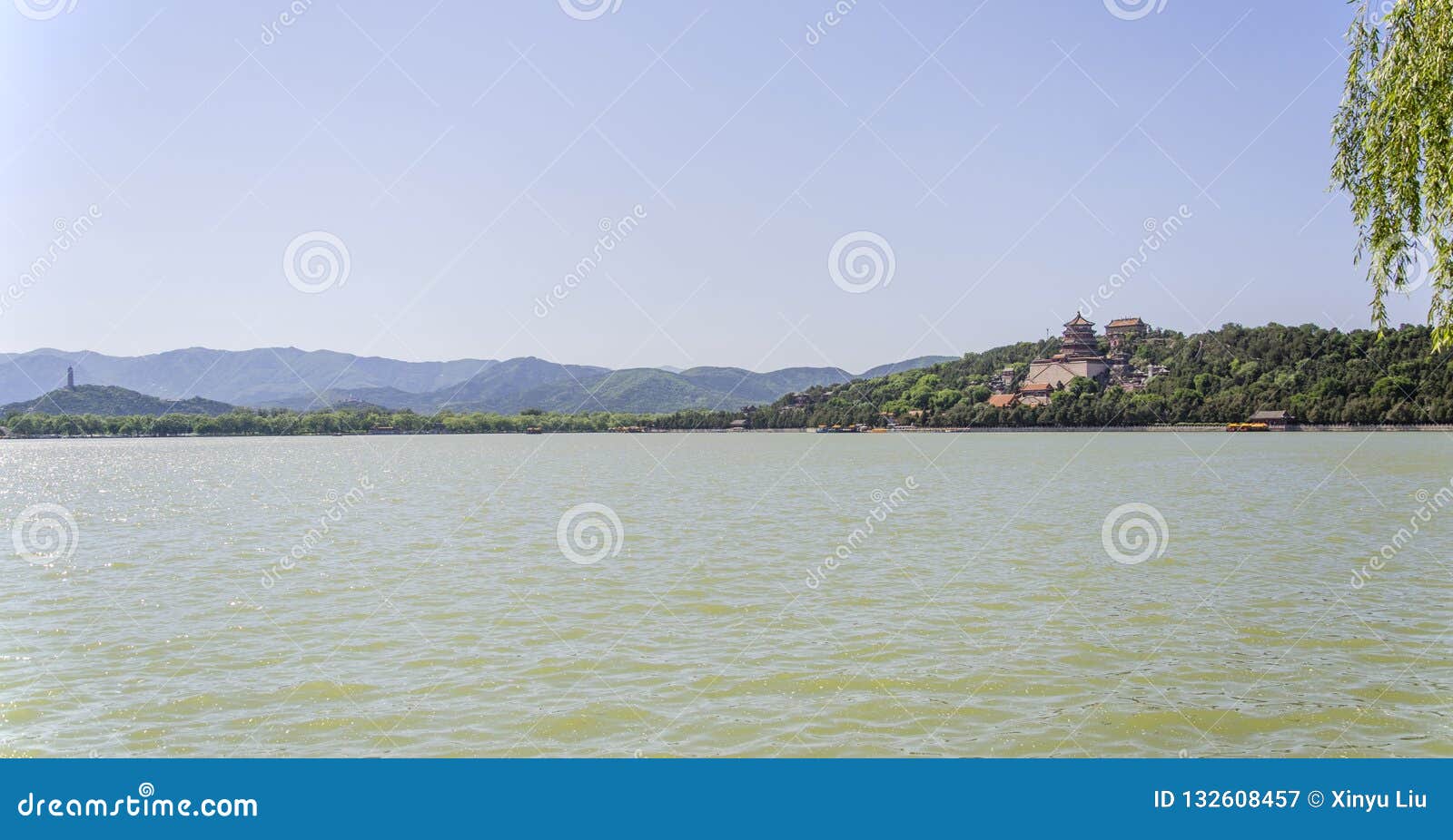 Blauer Himmel, Berge und Seen. Dieses ist der blaue Himmel, yuquan, Yanshan und Kunming See des Sommer-Palastes in Peking