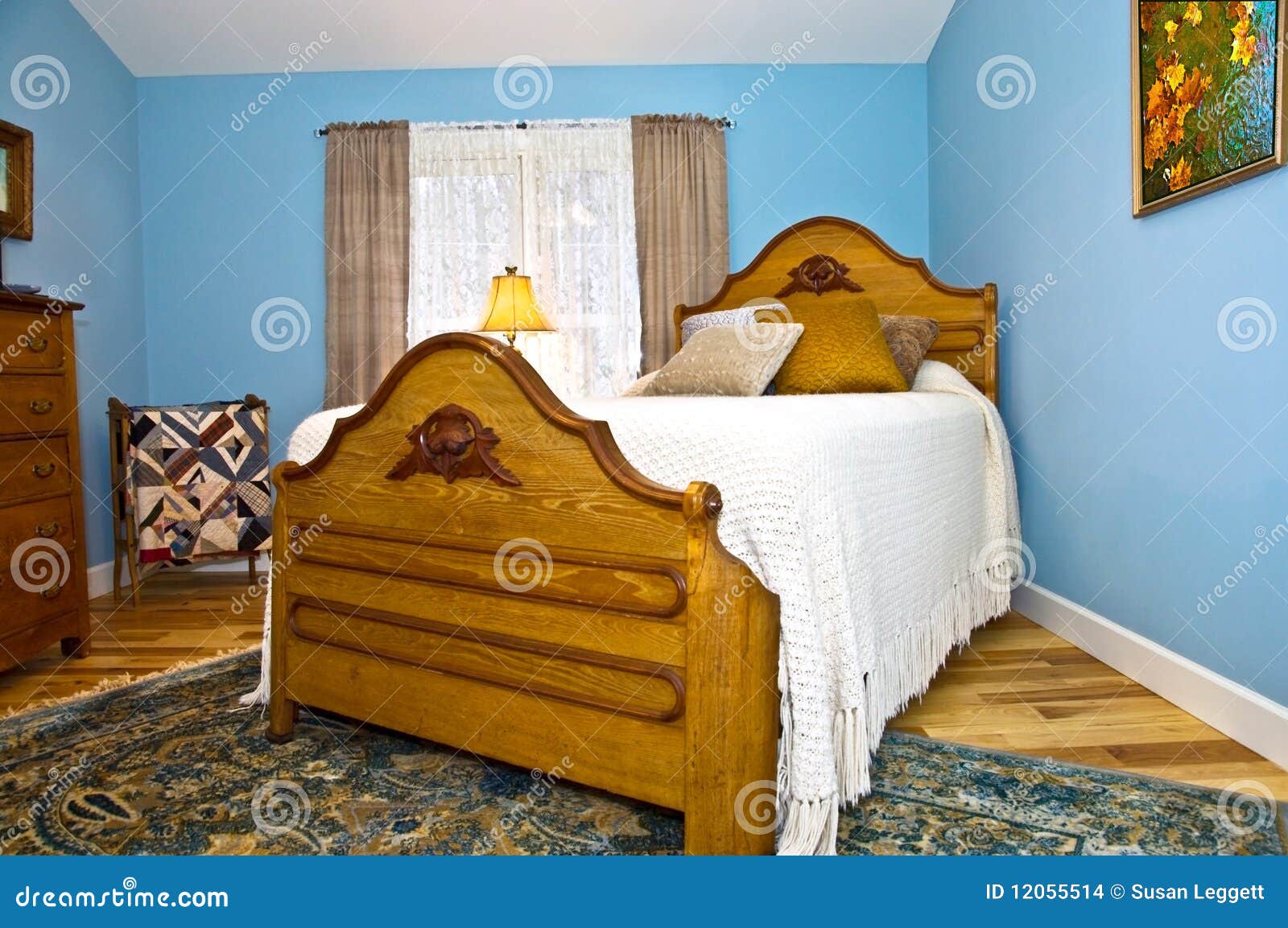 Blaues Schlafzimmer stockfoto. Bild von möbel, farbe - 12055514