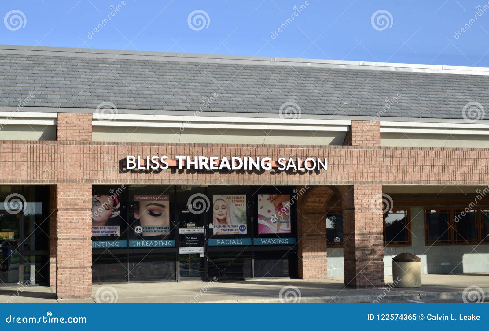 Bliss Threading Salon, Fort Worth, Texas Editorial Image - Image of salon,  fort: 122574365