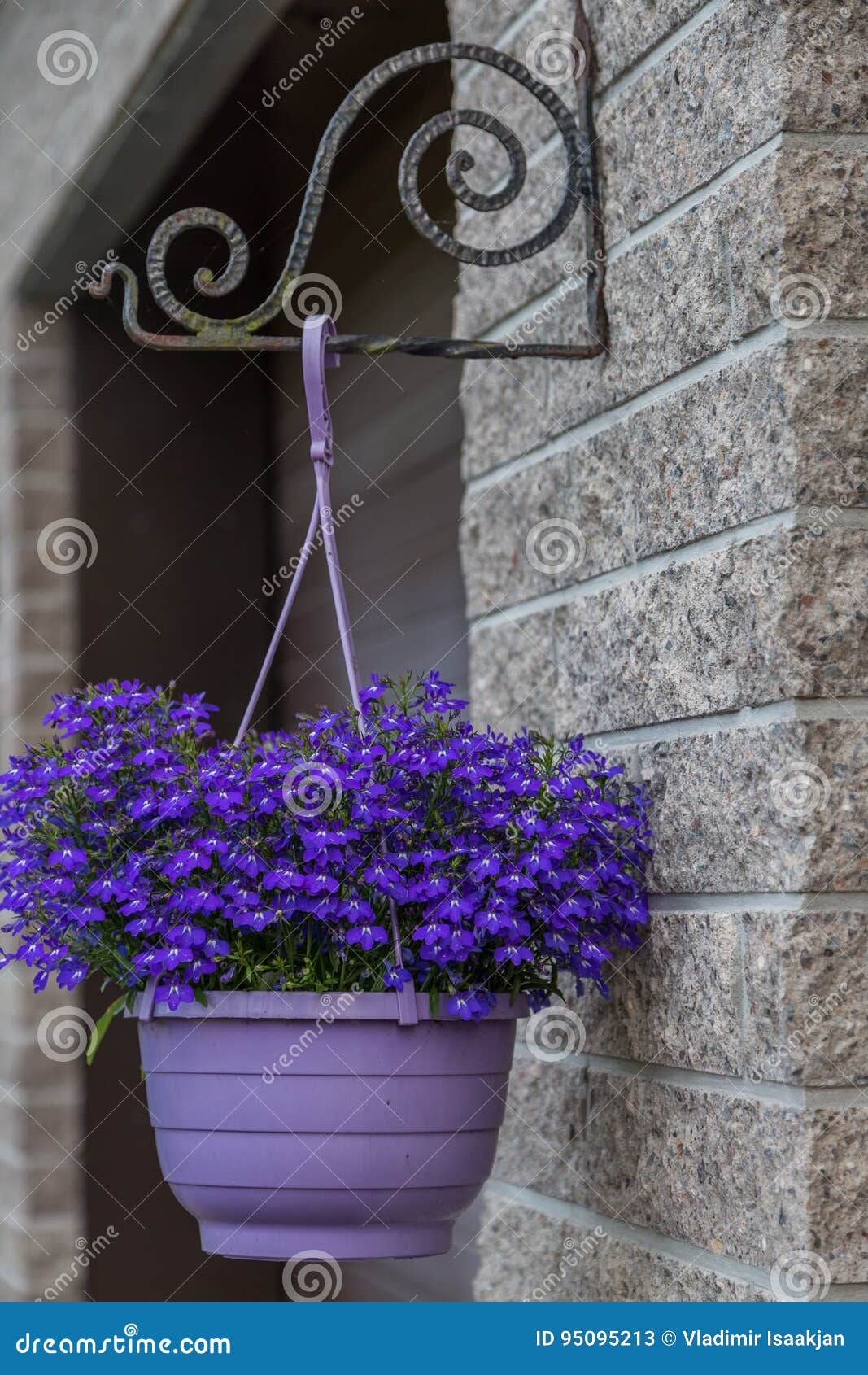 Verrassend Bloemen In Pot Buiten Het Huis Stock Afbeelding - Afbeelding ZN-87