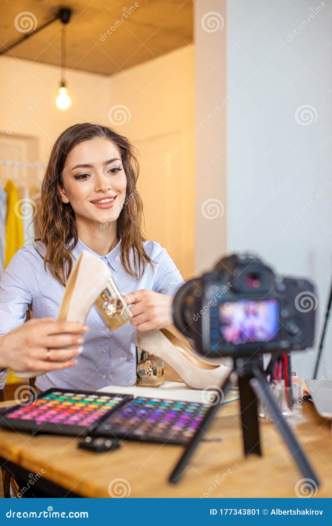 blogger woman try to be interesting for audience