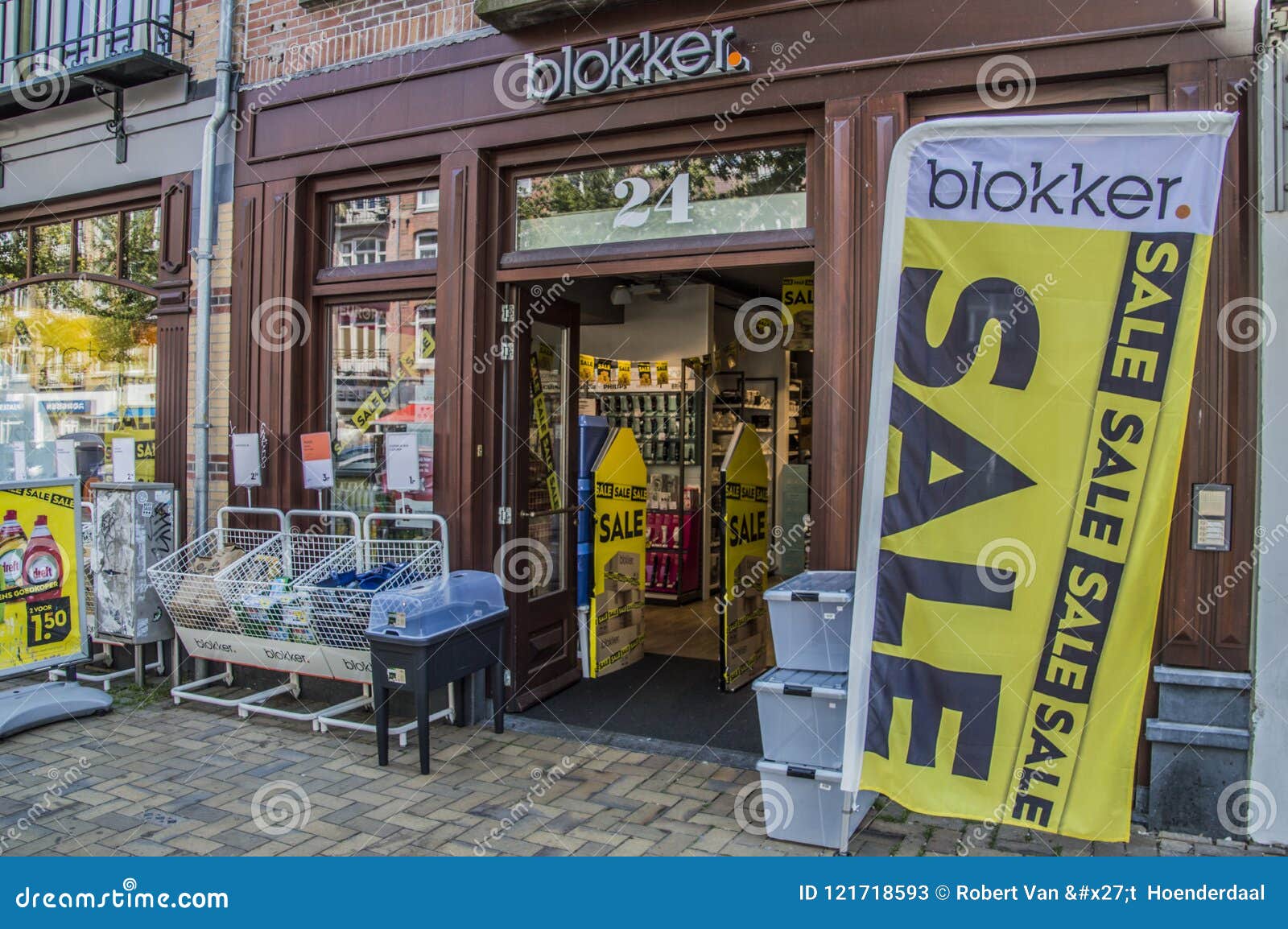 achterzijde voor de hand liggend Afslachten Blokker Shop at Amsterdam the Netherlands Editorial Stock Photo - Image of  logo, holland: 121718593
