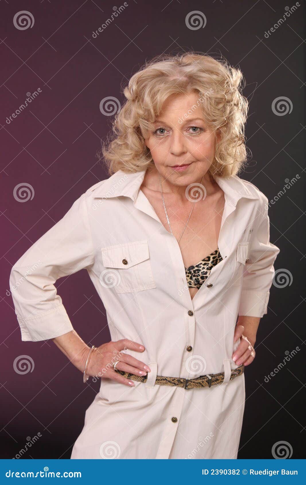 blond mature lady 2390382