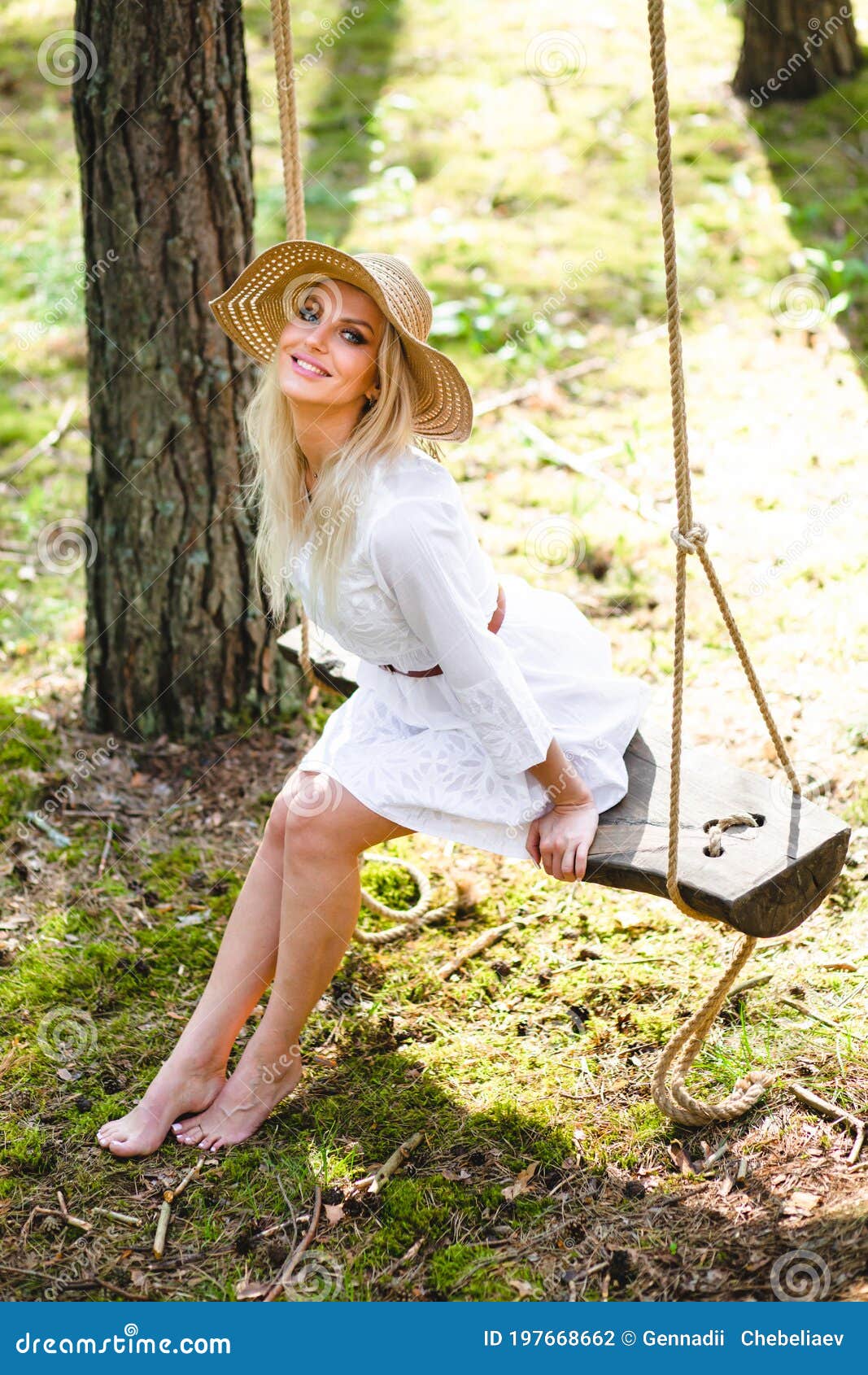 https://thumbs.dreamstime.com/z/blond-woman-slender-beautiful-naked-legs-straw-hat-sitting-rope-swing-background-summer-forest-blond-197668662.jpg