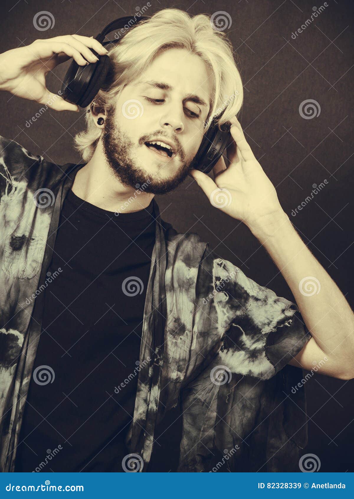Blonde Man Singing in Studio Wearing Headphones Stock Image - Image of  artistic, audio: 82328339