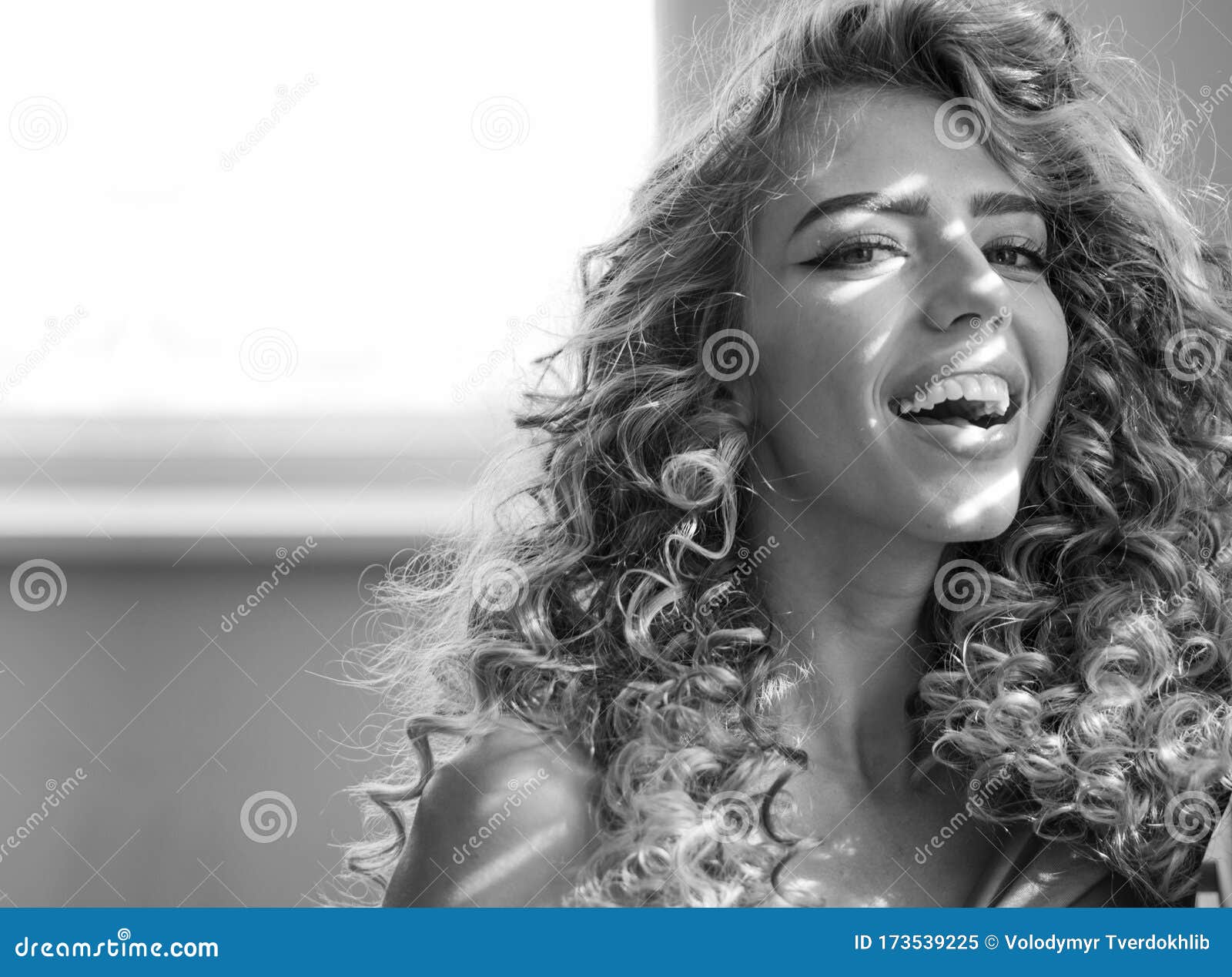 Blonde Model With Hairstyle Beautiful Woman With Curly Hair Stock Image Image Of Cheery 