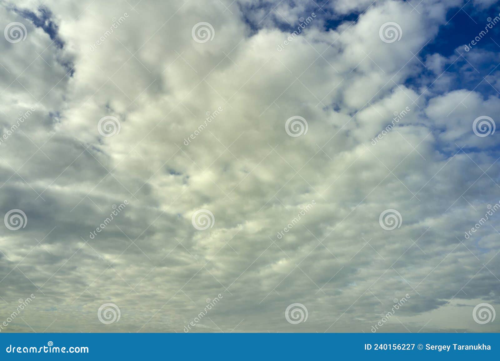 Blue Cloudy Sky on a Sunny Day Background Screensaver Backdrop Stock ...