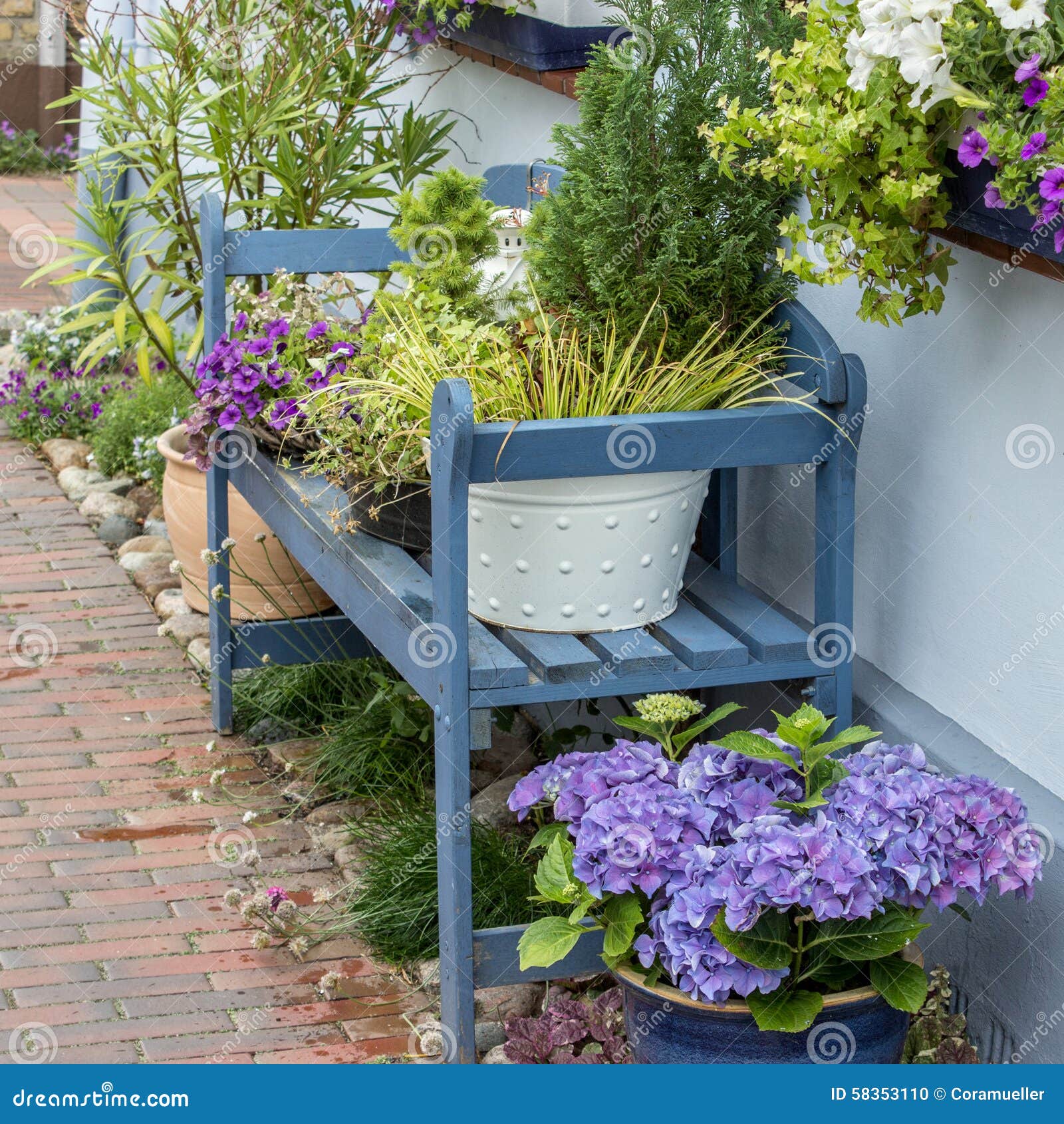 blue garden bench stock photo - image: 58353110 blue garden bench stock photo - image: 58353110