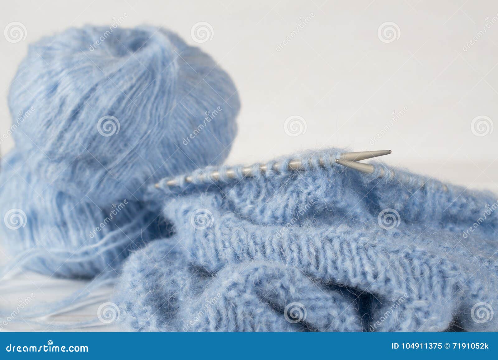 Blue Knitting Wool Yarn and Knitting Needles. Stock Image - Image of ...