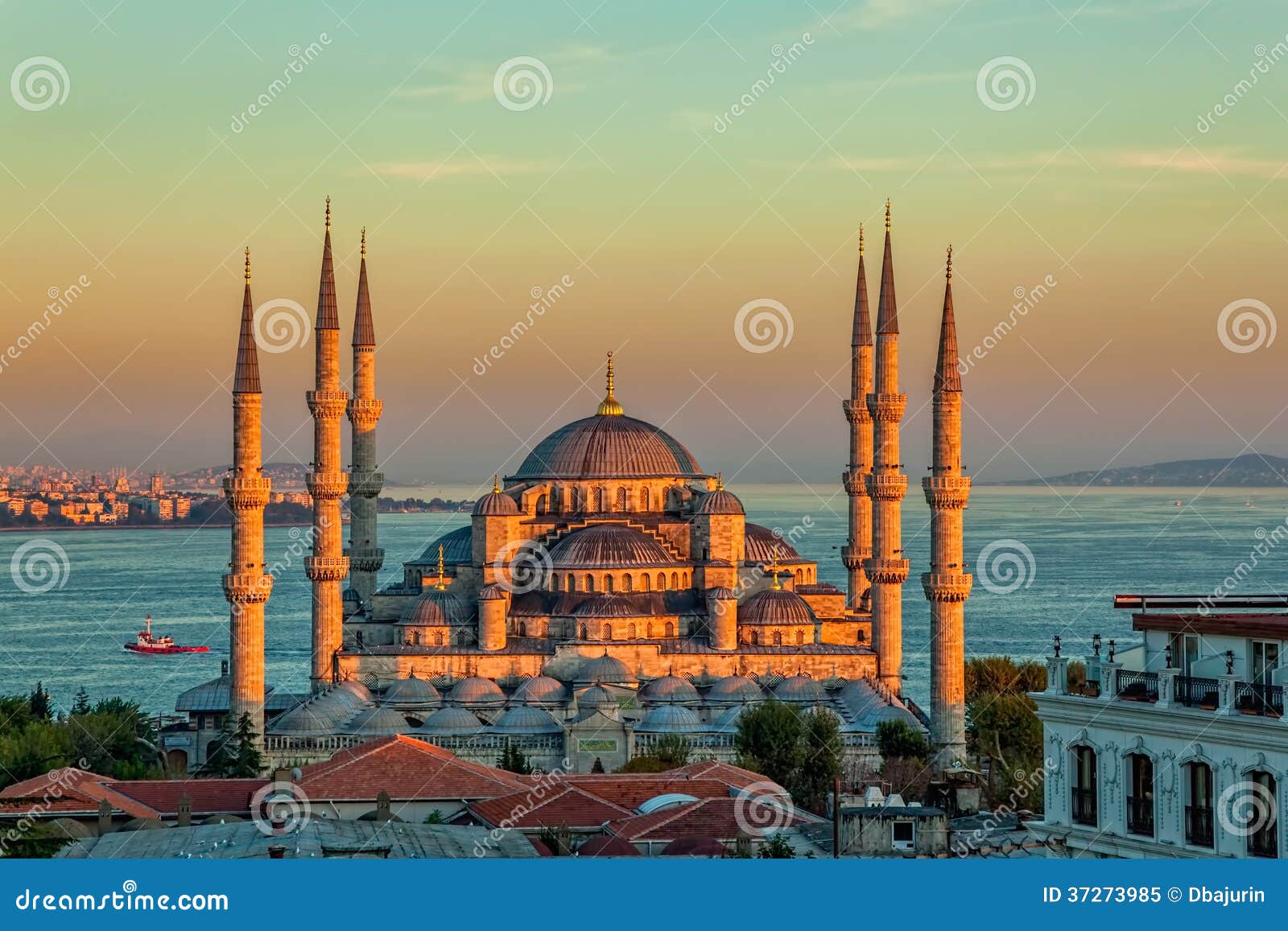blue mosque in istanbul in sunset
