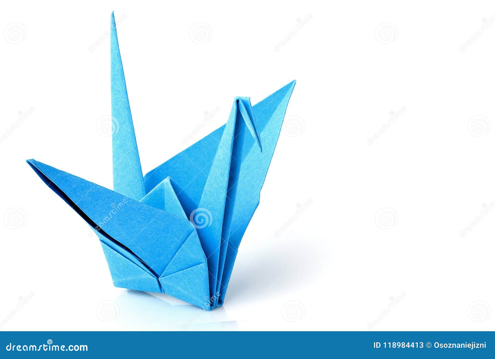 Большая птица оригами резиденция утренней росы. Оригами голубой. Проект оригами на синем фоне. Оригами синего цвета. Оригами блюз.
