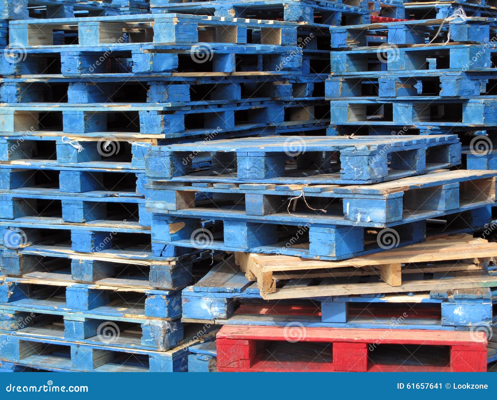 Steken pop lip Blue Painted Pallets stock image. Image of pine, closeup - 61657641