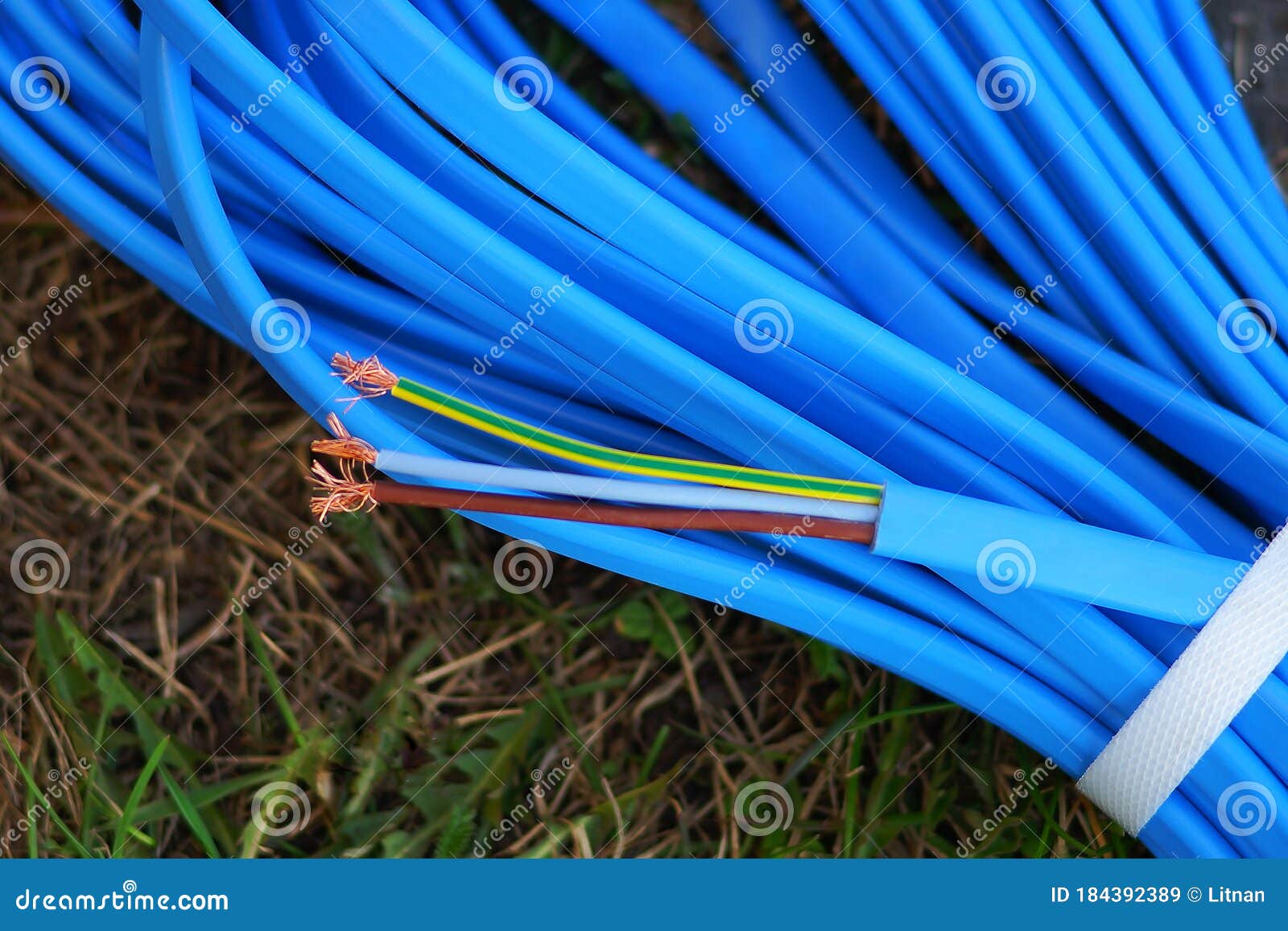 Electrical Cable with Copper Conductors with Insulation and a Sheath of
