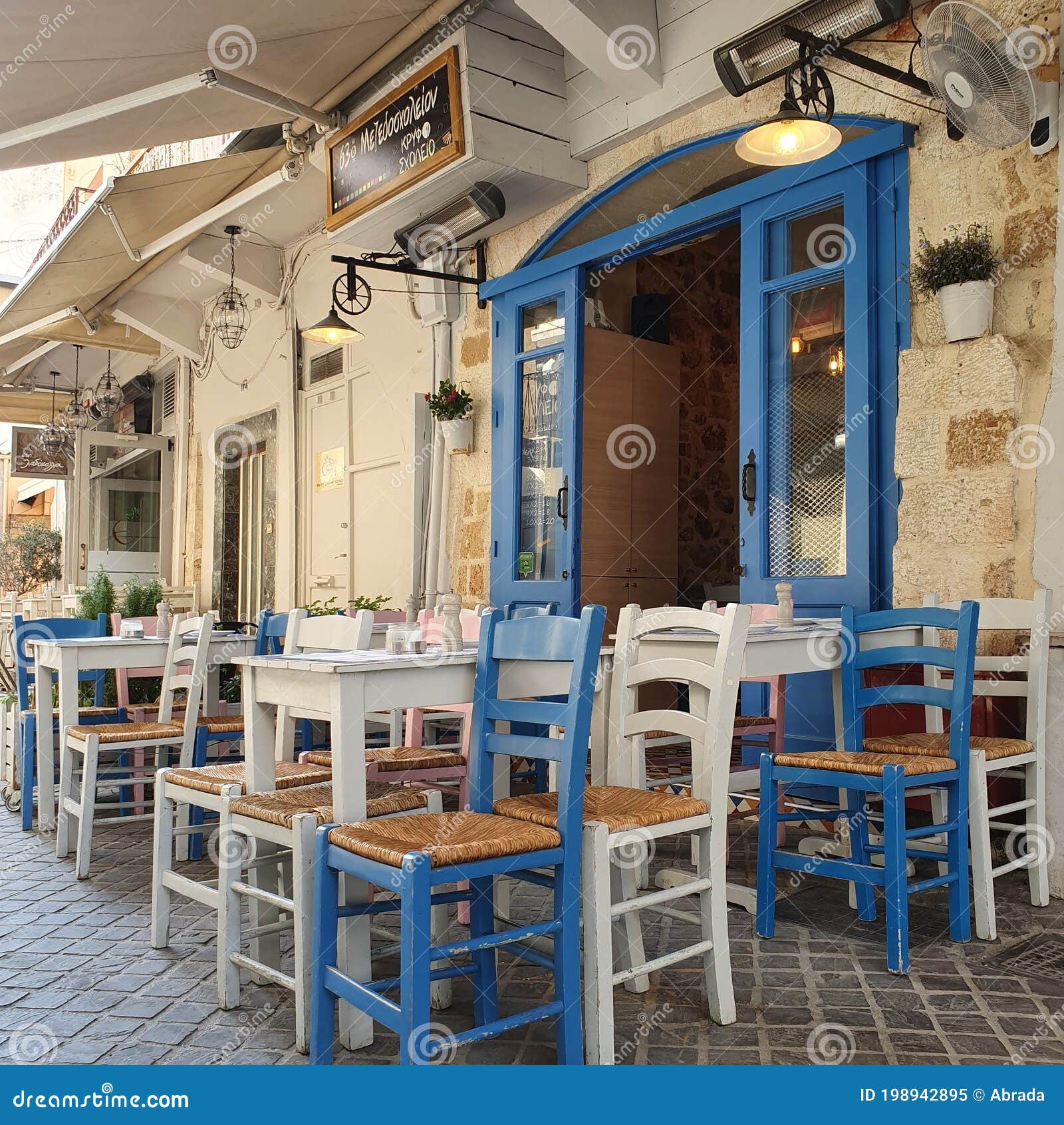 lige ud Udsøgt sådan Blue White Greek Restaurant Editorial Image - Image of colorful, style:  198942895