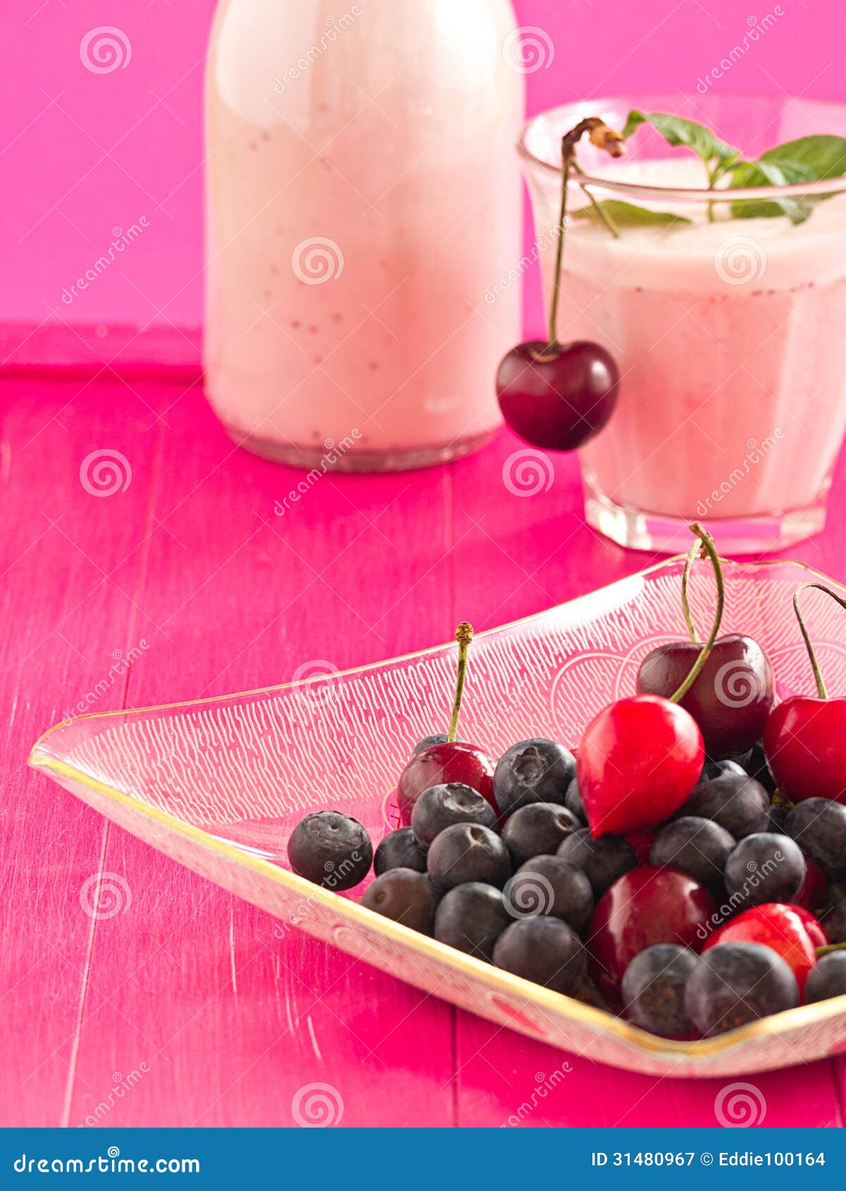 Blueberries and cherries stock image. Image of fruits 31480967