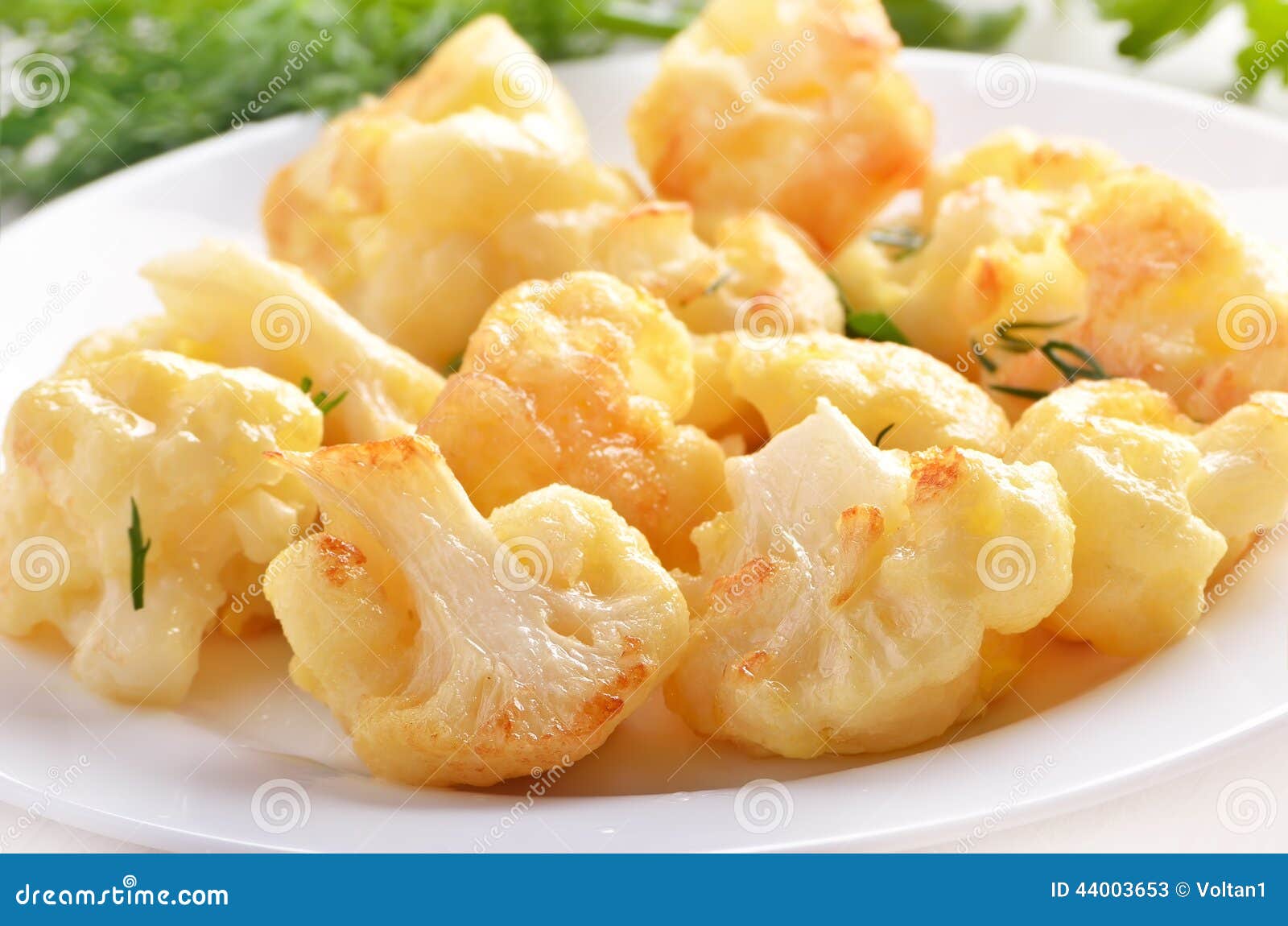 Blumenkohl Gebacken Mit Ei Und Kräutern Stockbild - Bild von gebraten ... Blumenkohl Gebacken Mit Ei Und Kräutern Stockbild - Bild von gebraten ...