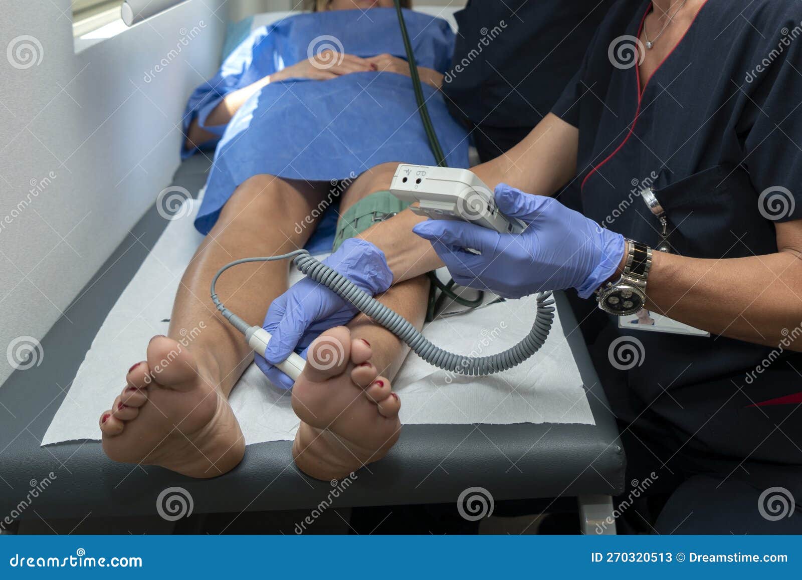 Blutdruckmessung Aus Dem Poplitealen Arteriellen BeinknochenKnochenerkrankungsindex