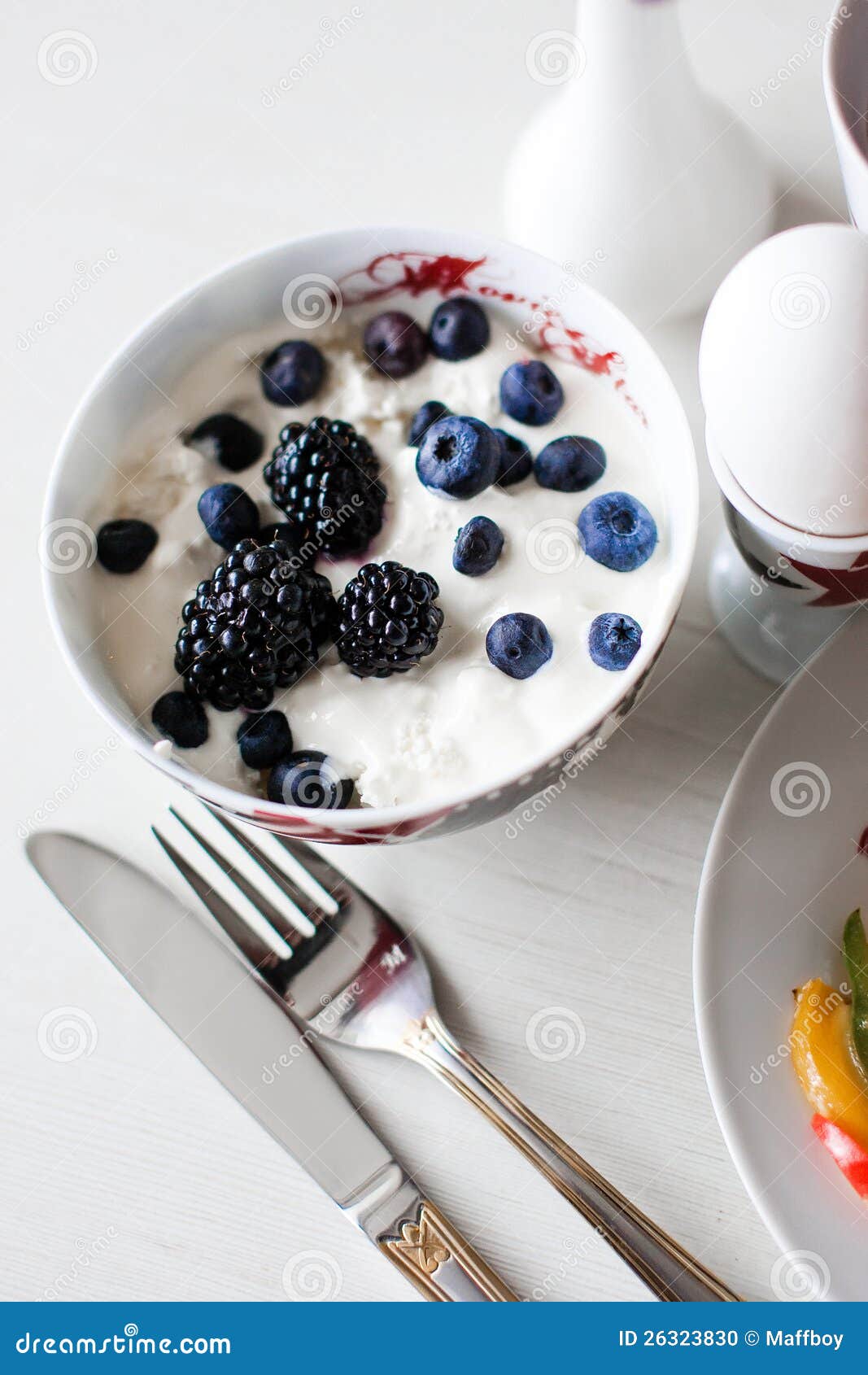 Blåbär med yoghurt i bunke